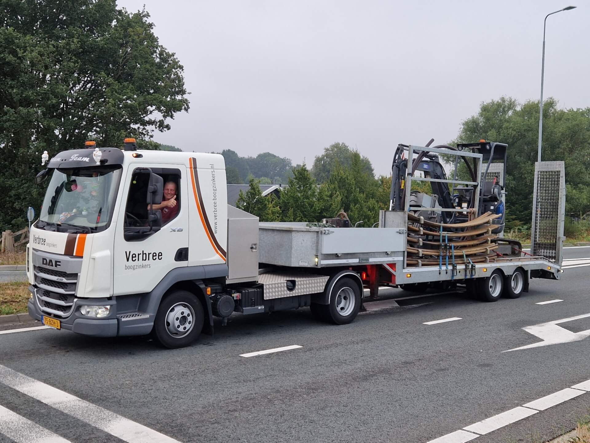 DAF XB-trekker met 7m semi Verbree lv 3
