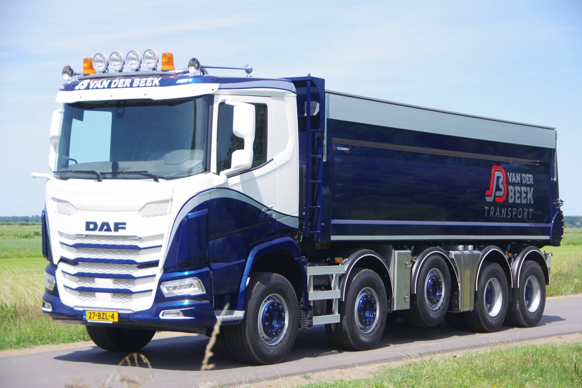 DAF XF 10x4 Midlift vd Beek lv 1