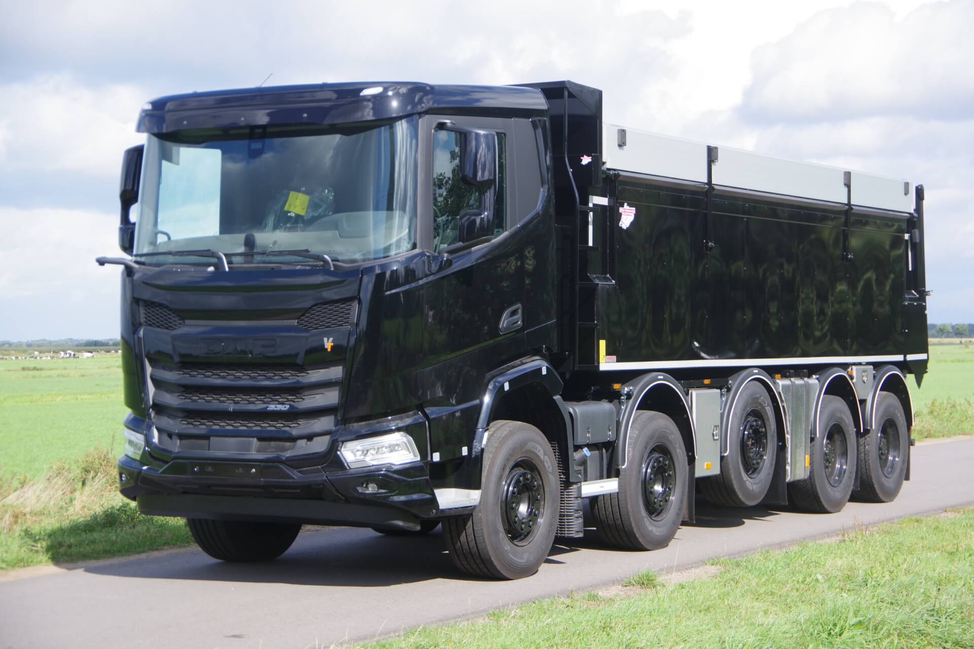 DAF XF 10x4 Midlift vd Brandwijk lv 3