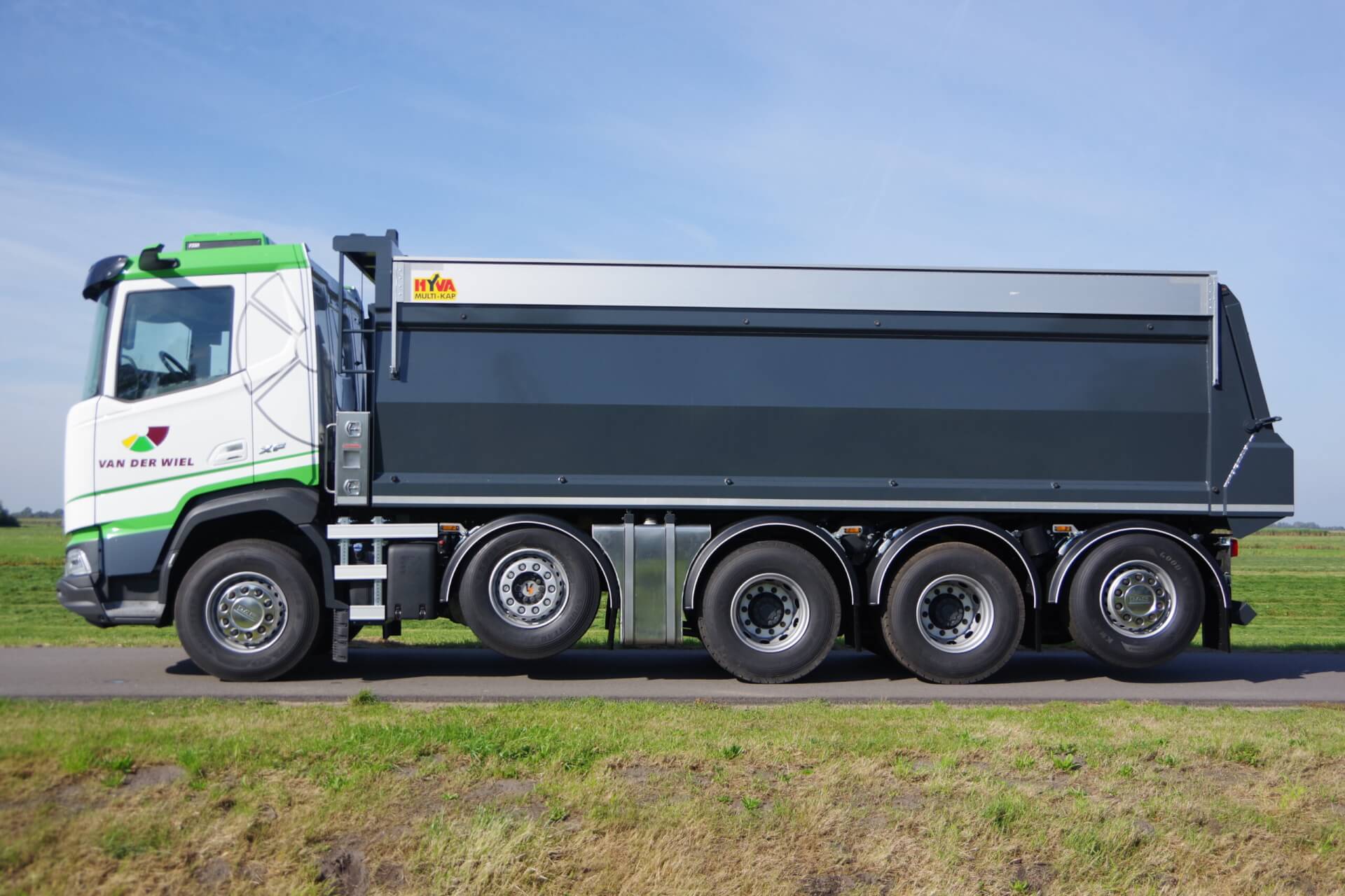 DAF_10x4_Wiel van de HYVA-kipper lz 1