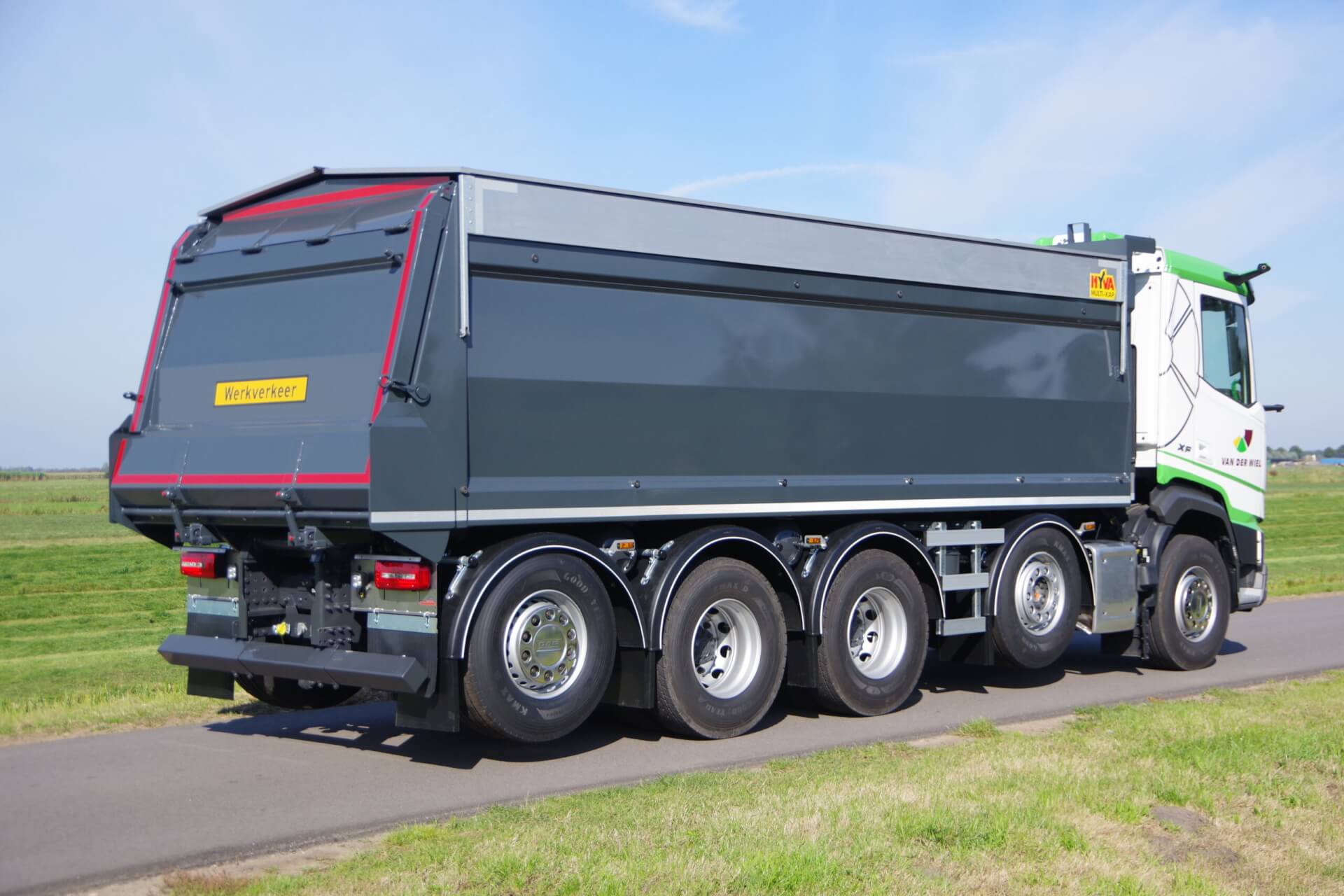 DAF_10x4_Wiel van de HYVA-kipper ra 1