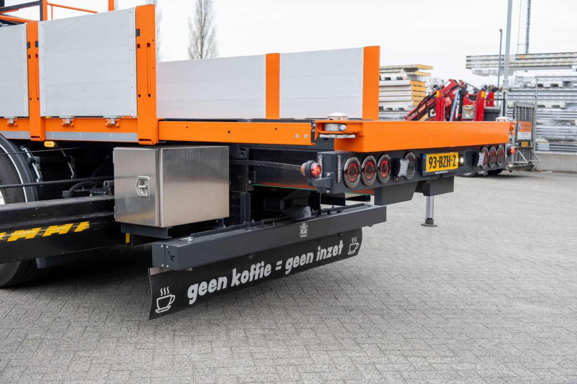 .DAF_8x2_Wide-Spread_PM-100SP_ENGELAGE uitschuivende laadvloer