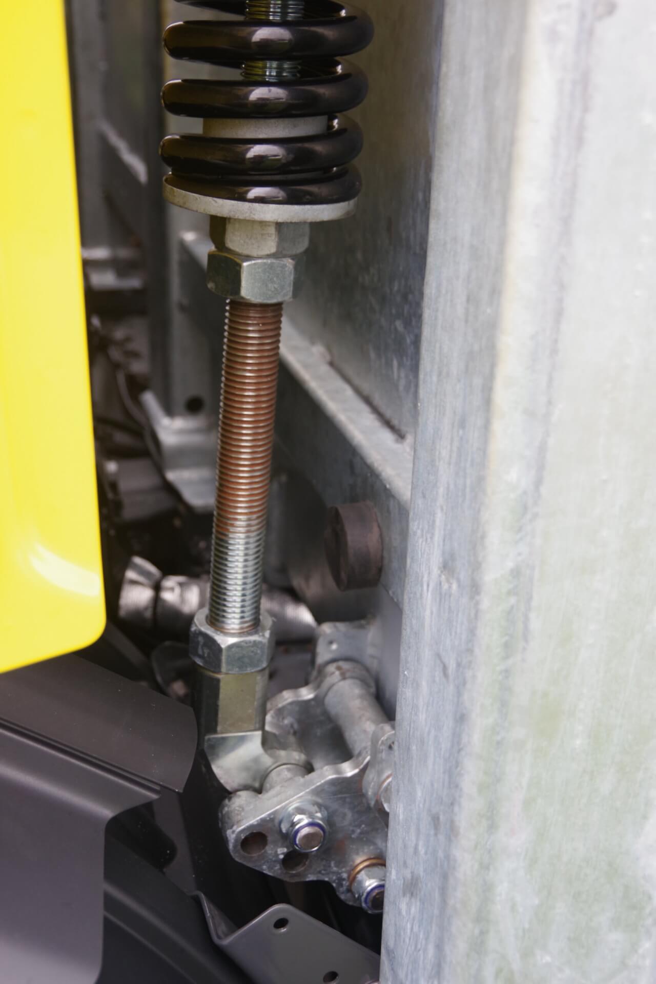 DAF_OprijXD-29-85 opklapbare laadvloer spiraal-drukveer