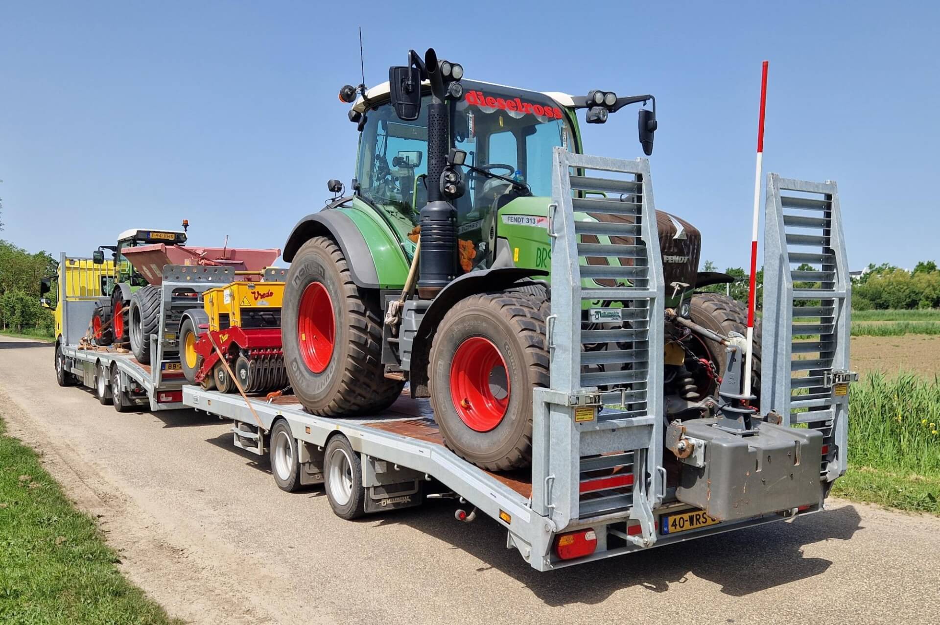 DAF_OprijXD-29-85-tandemdieplader_FENDT_BREDAL_VREDO la