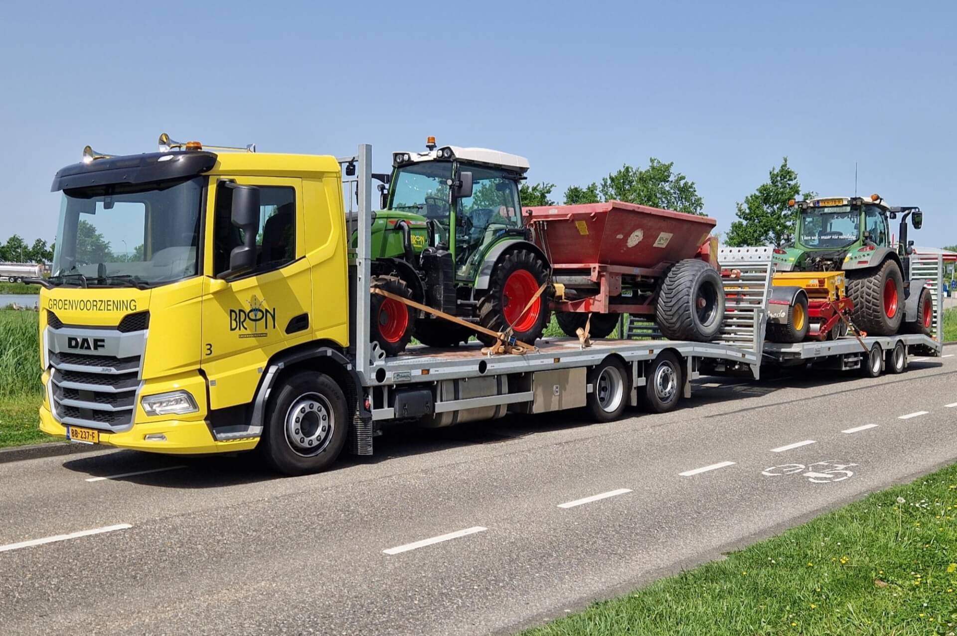 DAF_OprijXD-29-85-tandemdieplader_FENDT_BREDAL_VREDO lv 2