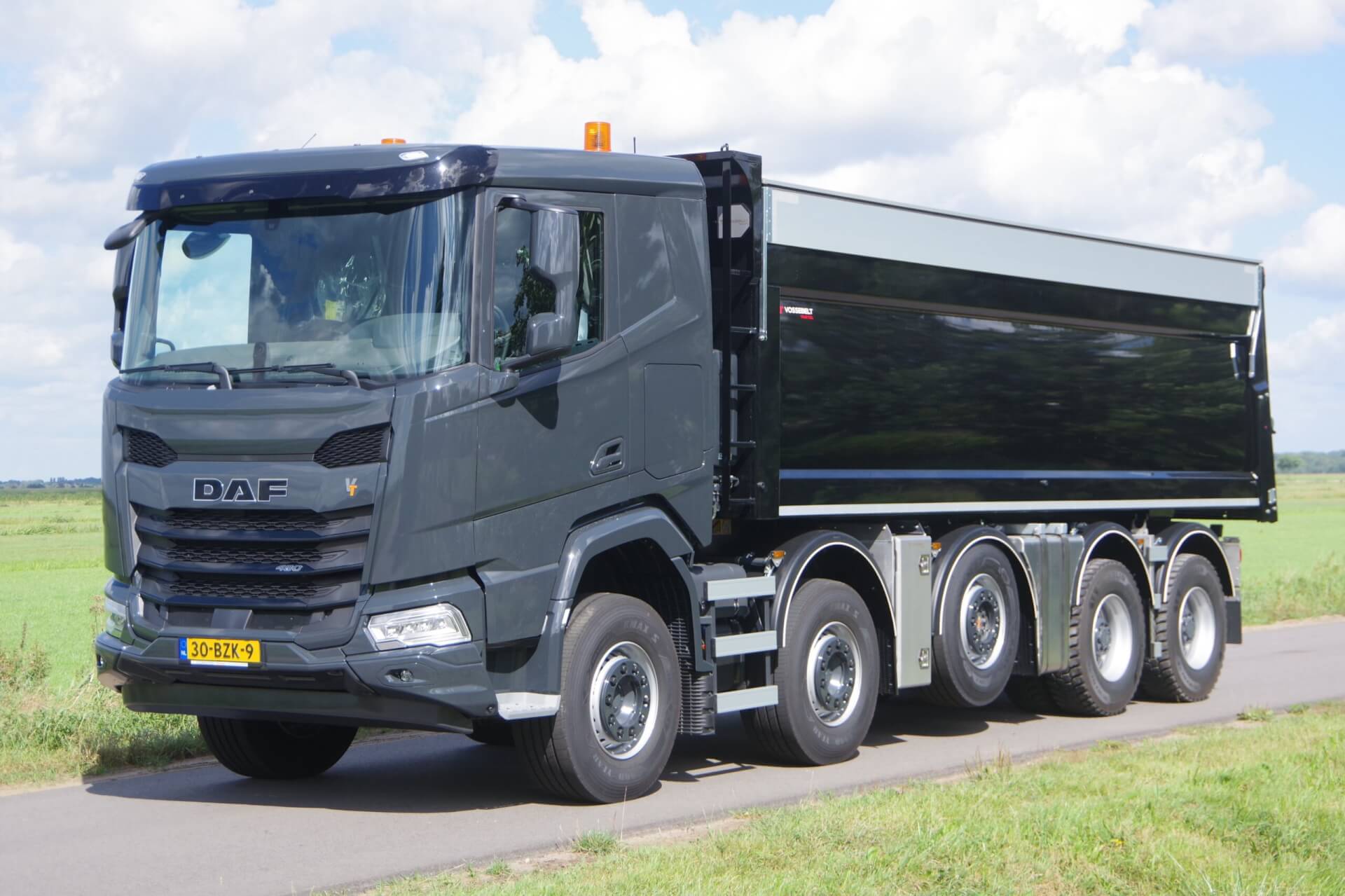 DAF_XF_10x4_Midlift_Vossebelt-Kipper StrackTrans lv 1a