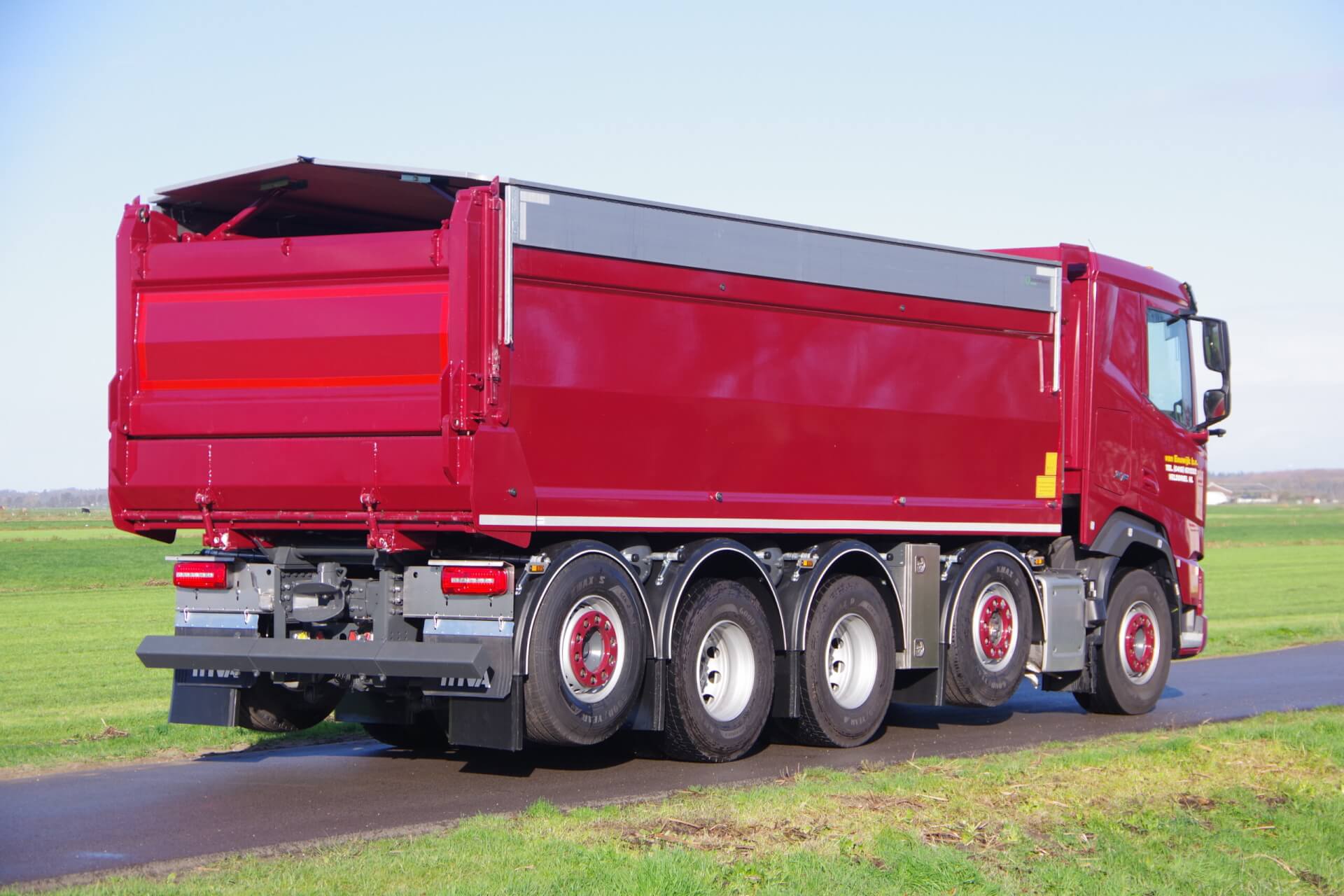 DAF_XF_10x4_van-EWIJK ra 1