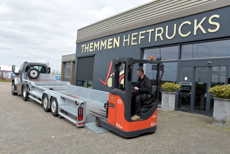 .Kodiak met Superdiep laden reachtruck