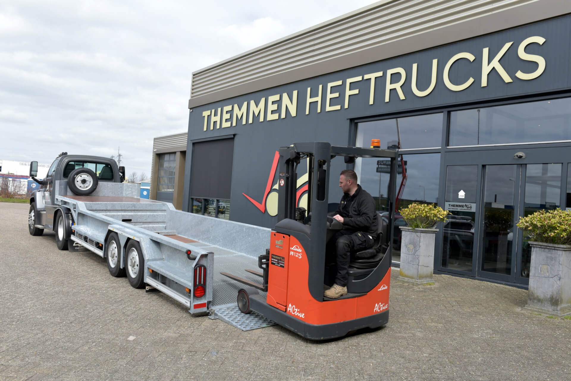 Kodiak met Superdiep laden reachtruck