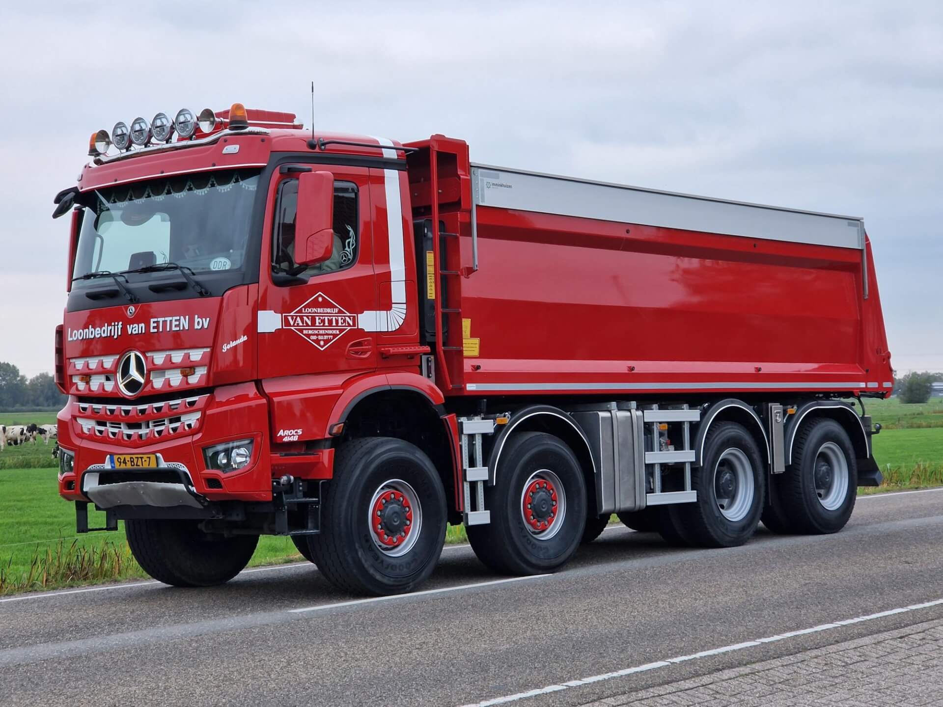 MB 8x8 Wide-Spread_46-Ton_HYYVA-kipper lv 3