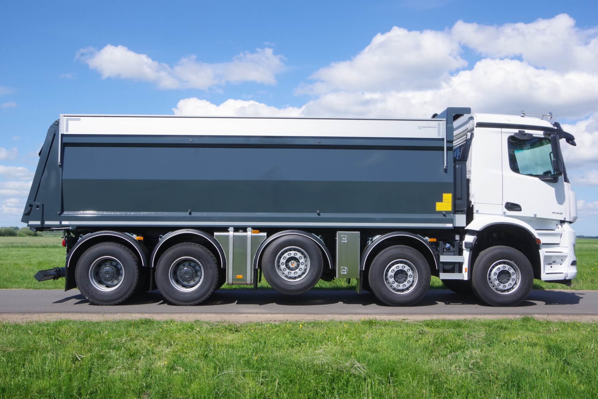 MERCEDES -10x4 Milift-HYVA-baggerkipper rz