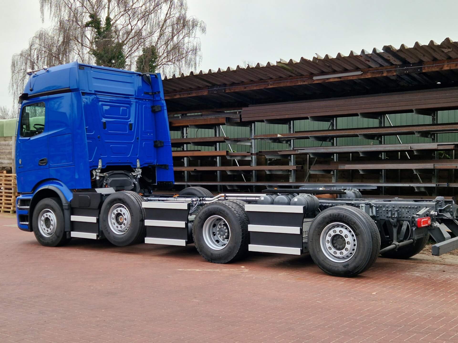 MERCEDES e-600_8x2_AHVRIJ la