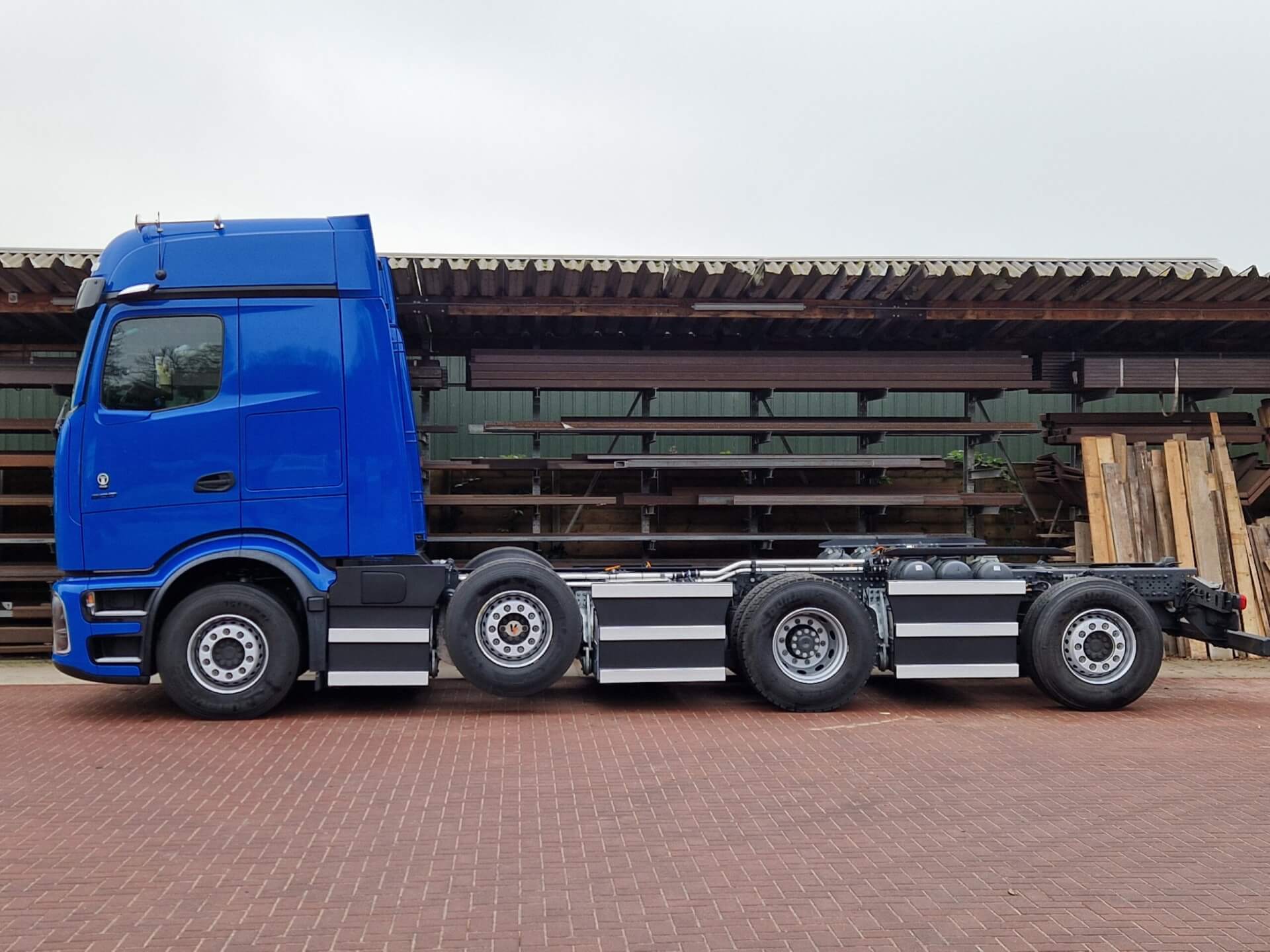 MERCEDES e-600_8x2_AHVRIJ lz 1