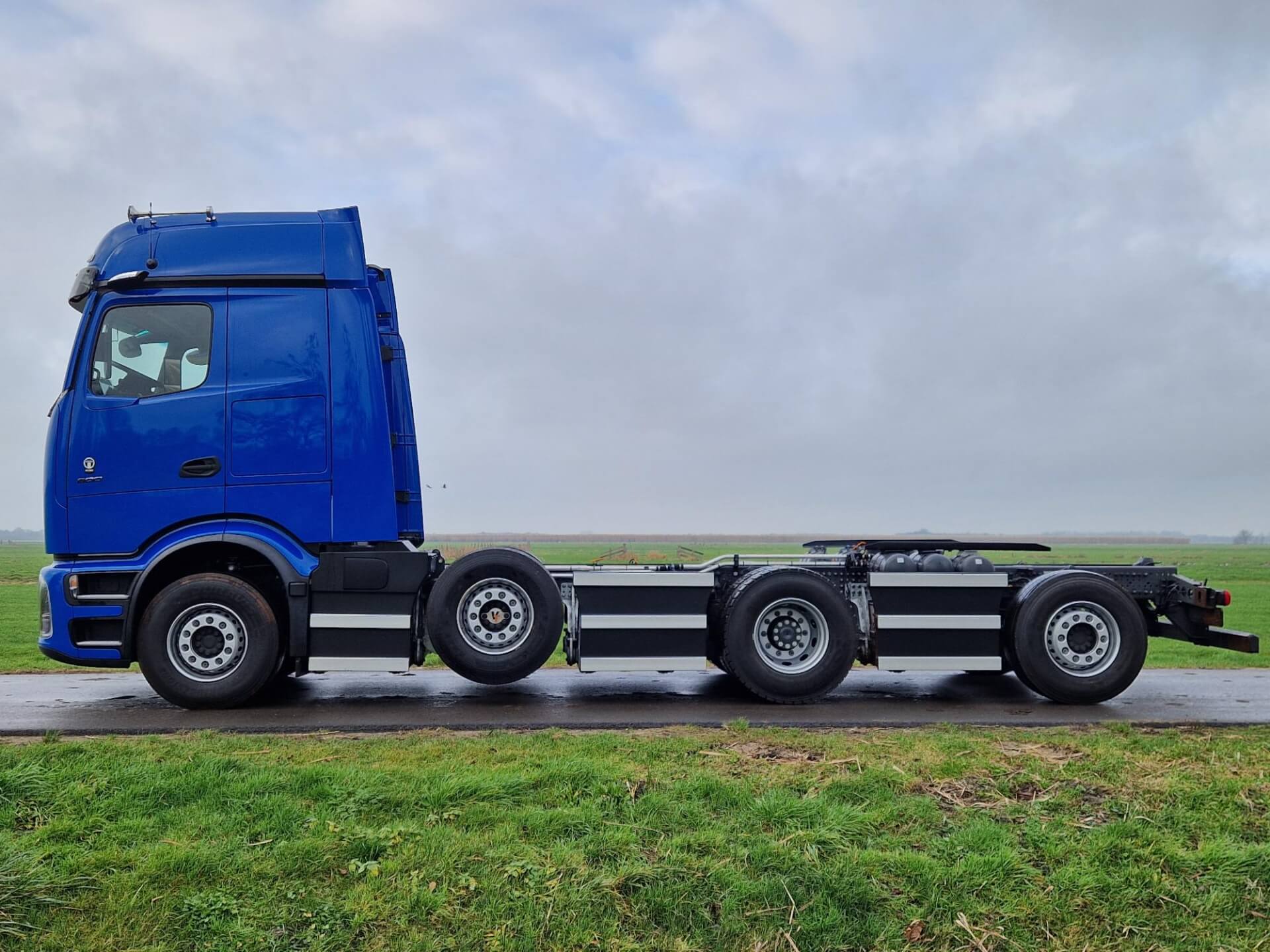 MERCEDES e-600_8x2_AHVRIJ lz 2