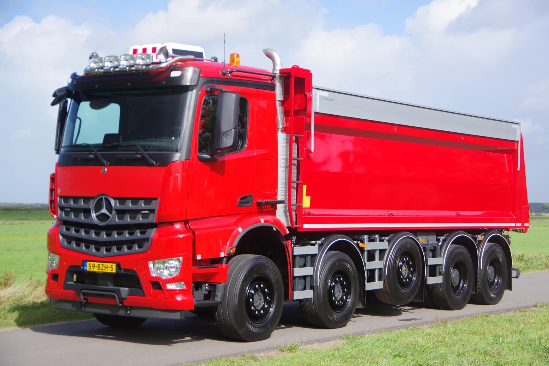 Mercedes _10x4-Midlift-JDB-Groep lv 1