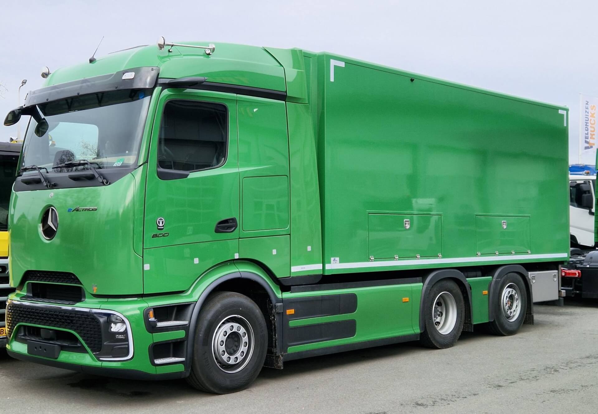 Mercedes e-600 6x2 Wide-Spread Heiniken lv hoofdfoto