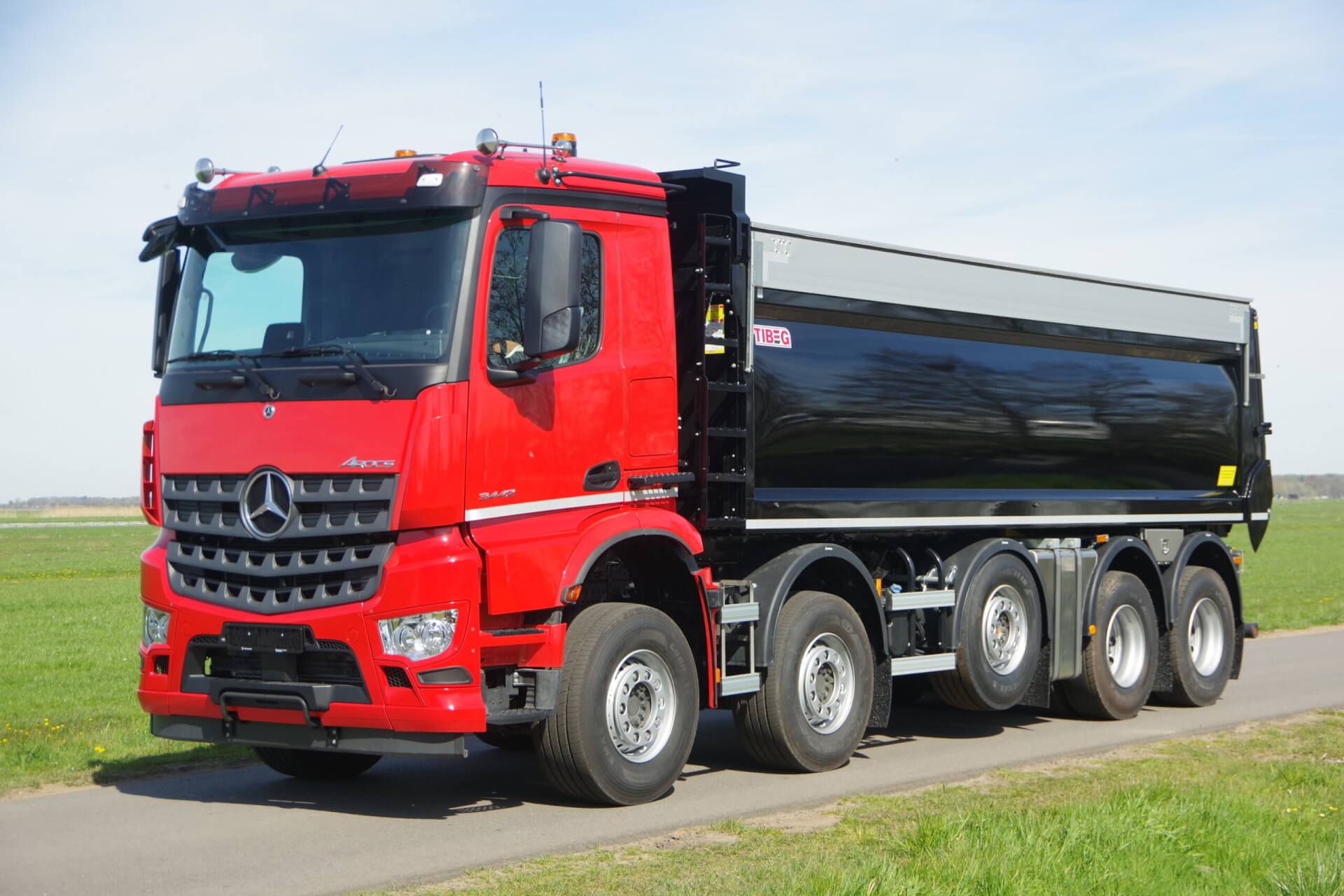 Mercedes_AROCS_10x4_zwarte_TIBEG_kipper lv 1