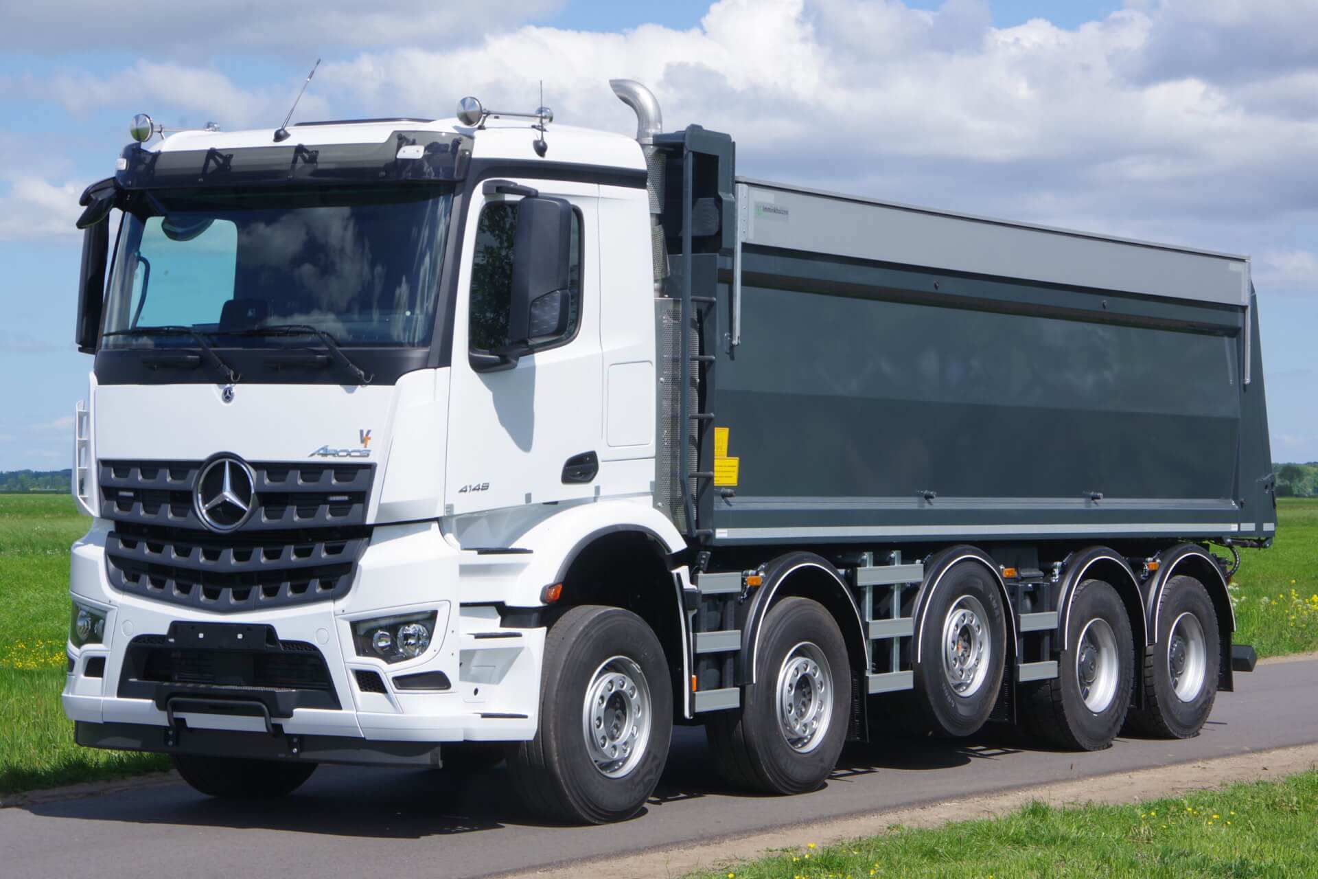 Mercedes_Arocs_10x4 Midlift_HYVA_baggerkipper lv 5