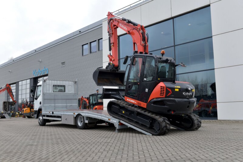 .OprijXB 16-68 met Kubota KX-085-5 lv laden 1