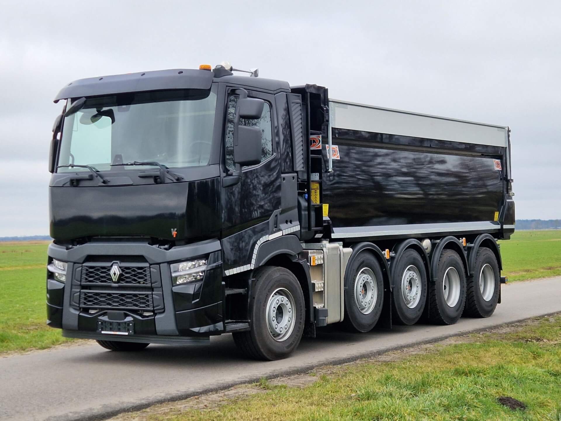 RENAULT_10x4_Quadro_AJK-kipper lv 1