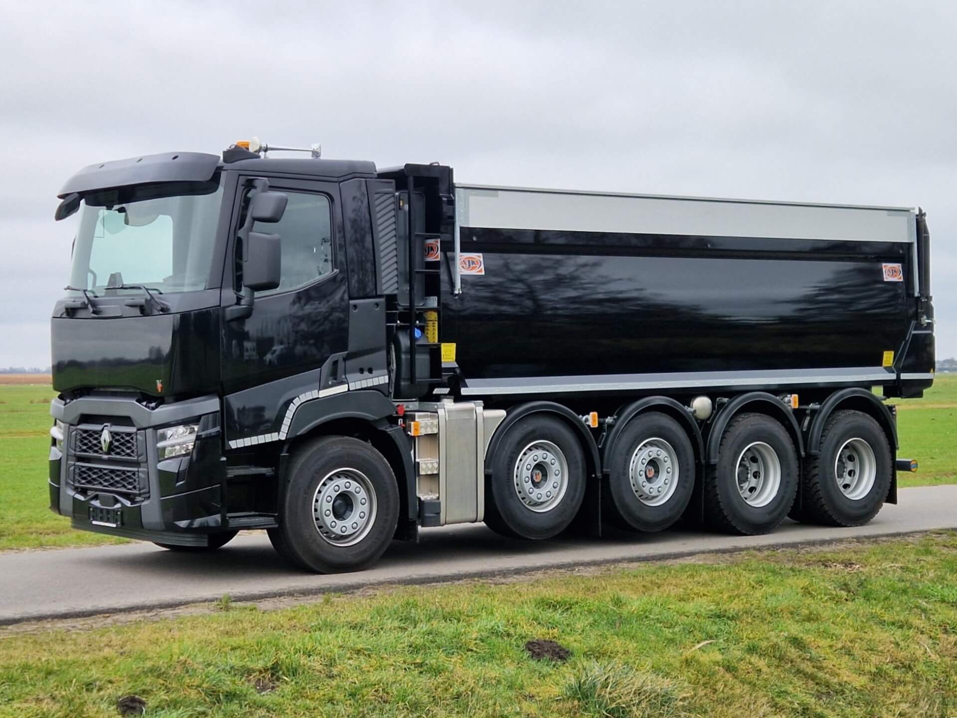 RENAULT_10x4_Quadro_AJK-kipper lv 4