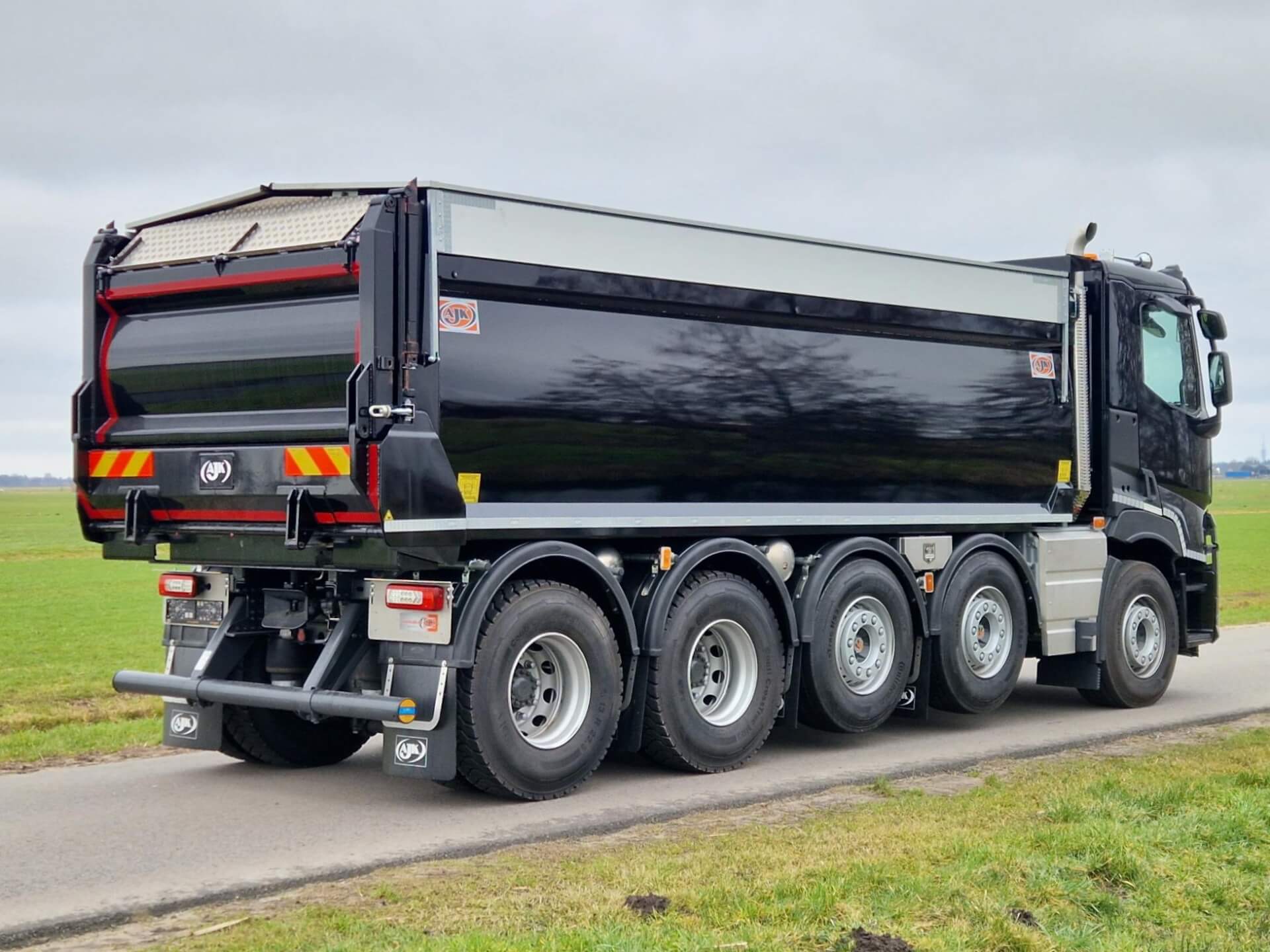 RENAULT_10x4_Quadro_AJK-kipper ra 1