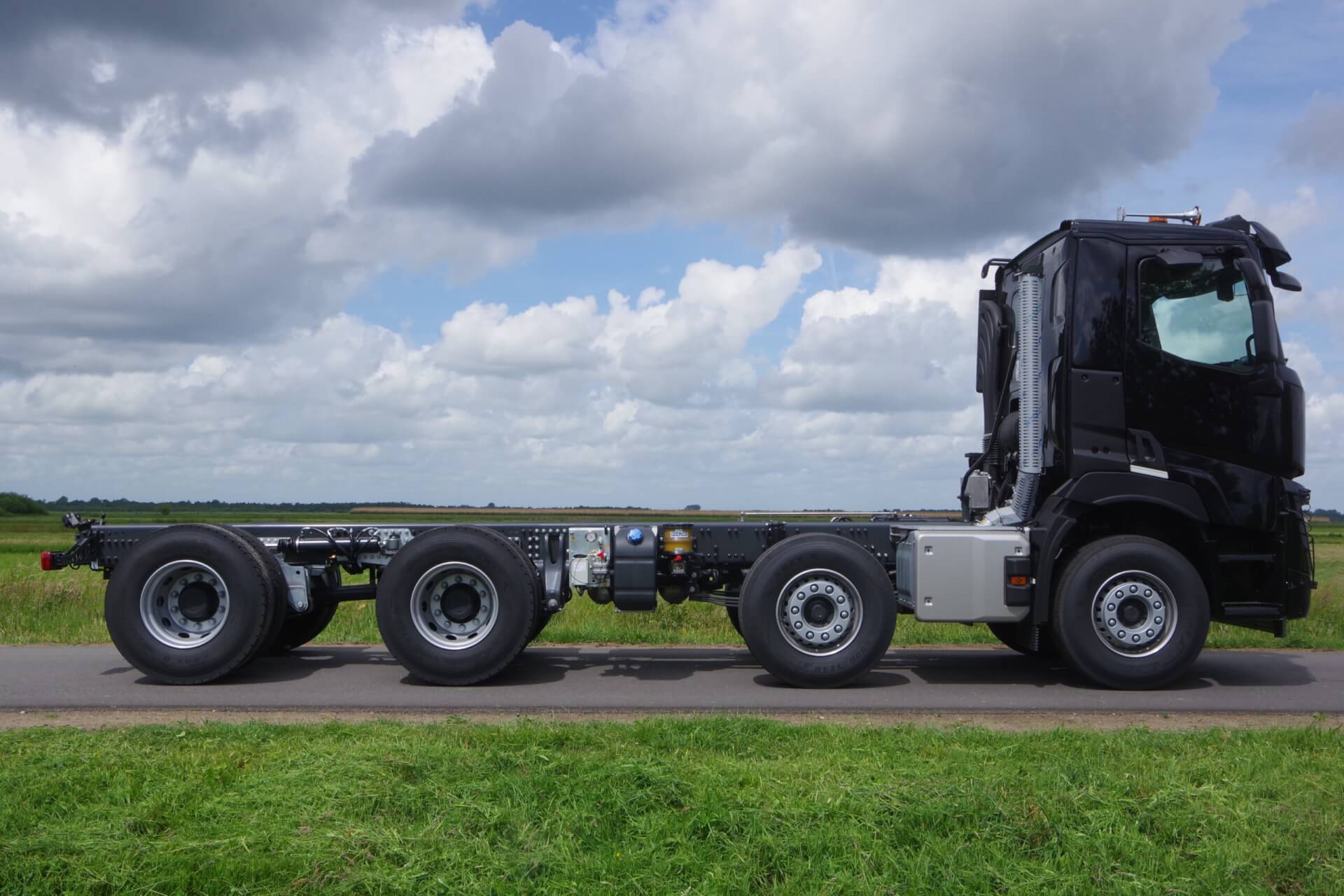 RENAULT_T 530 _8x4_Wide-Spread chassis rz 1