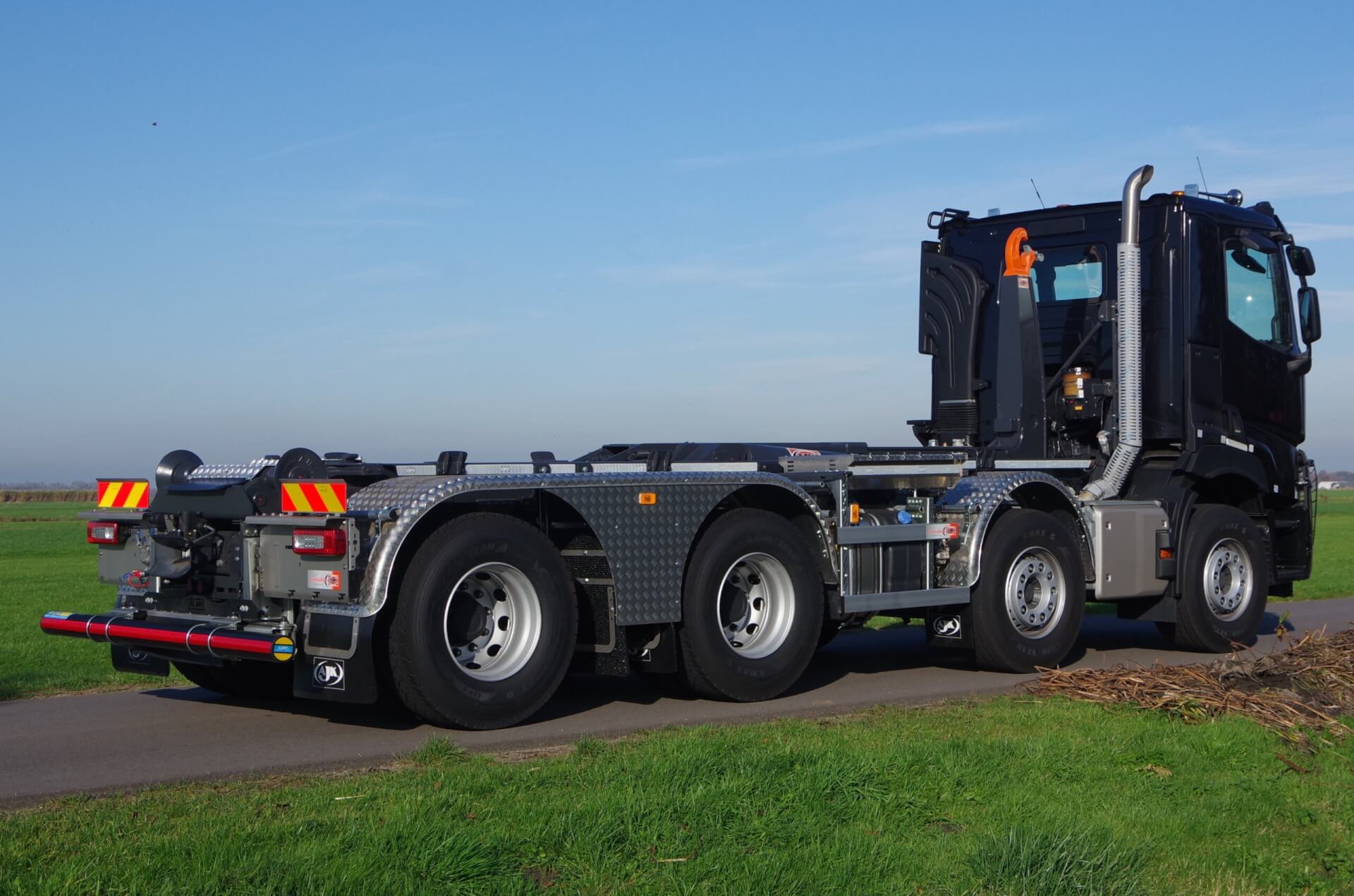 RENAULT_T530 _8x4_Wide-Spread 30T AJK-haakarm ra 2