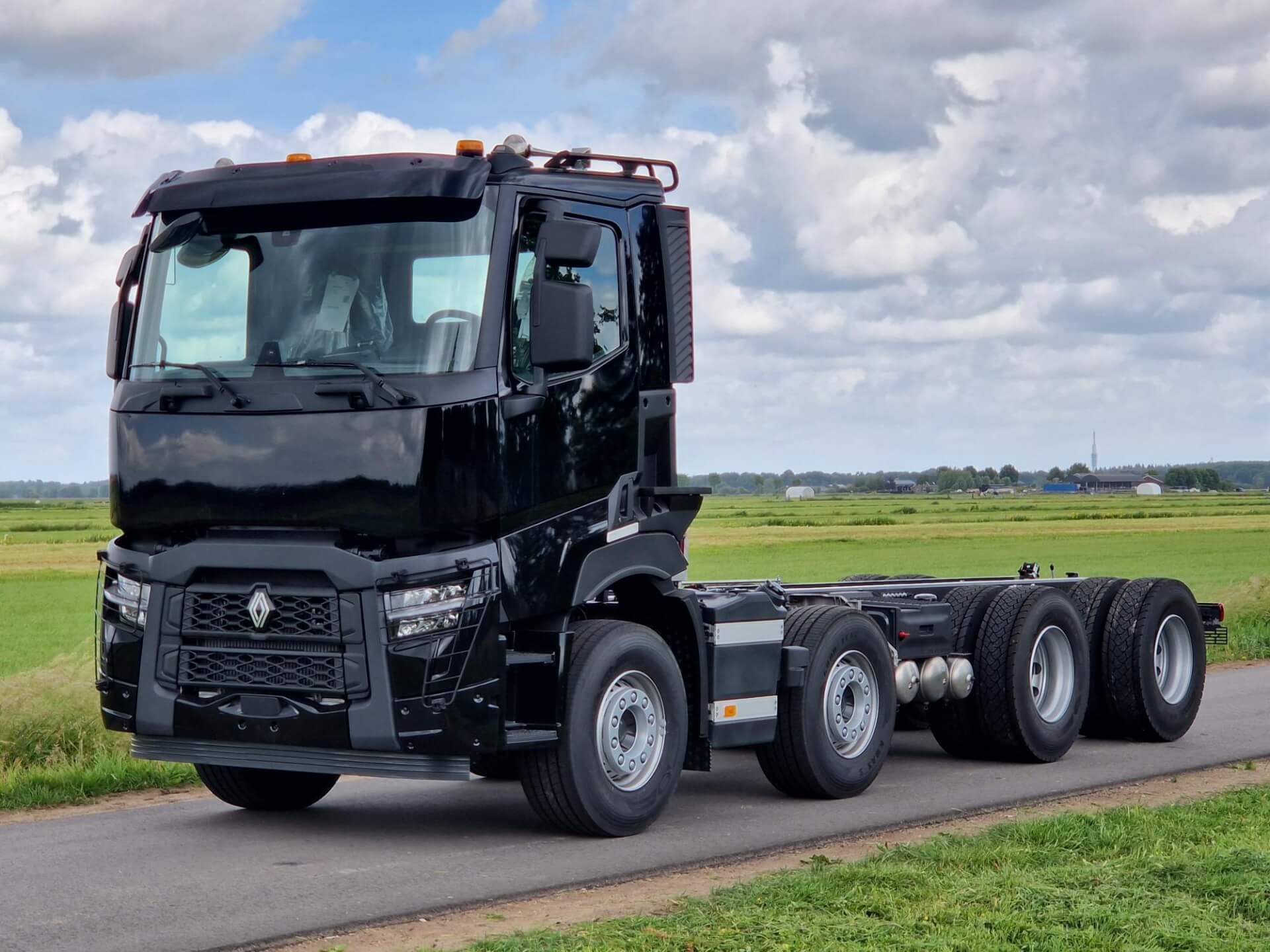 RENAULT_T530 _8x4_Wide-Spread chassis lv 6