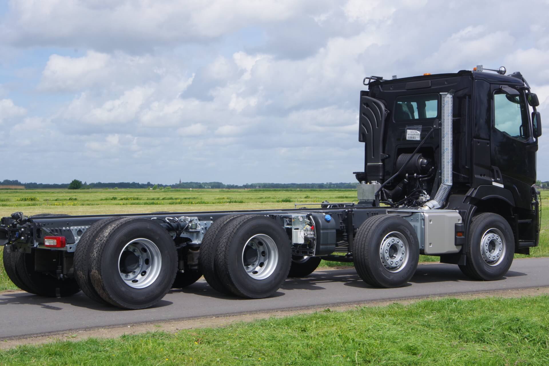 RENAULT_T530 _8x4_Wide-Spread chassis ra 4