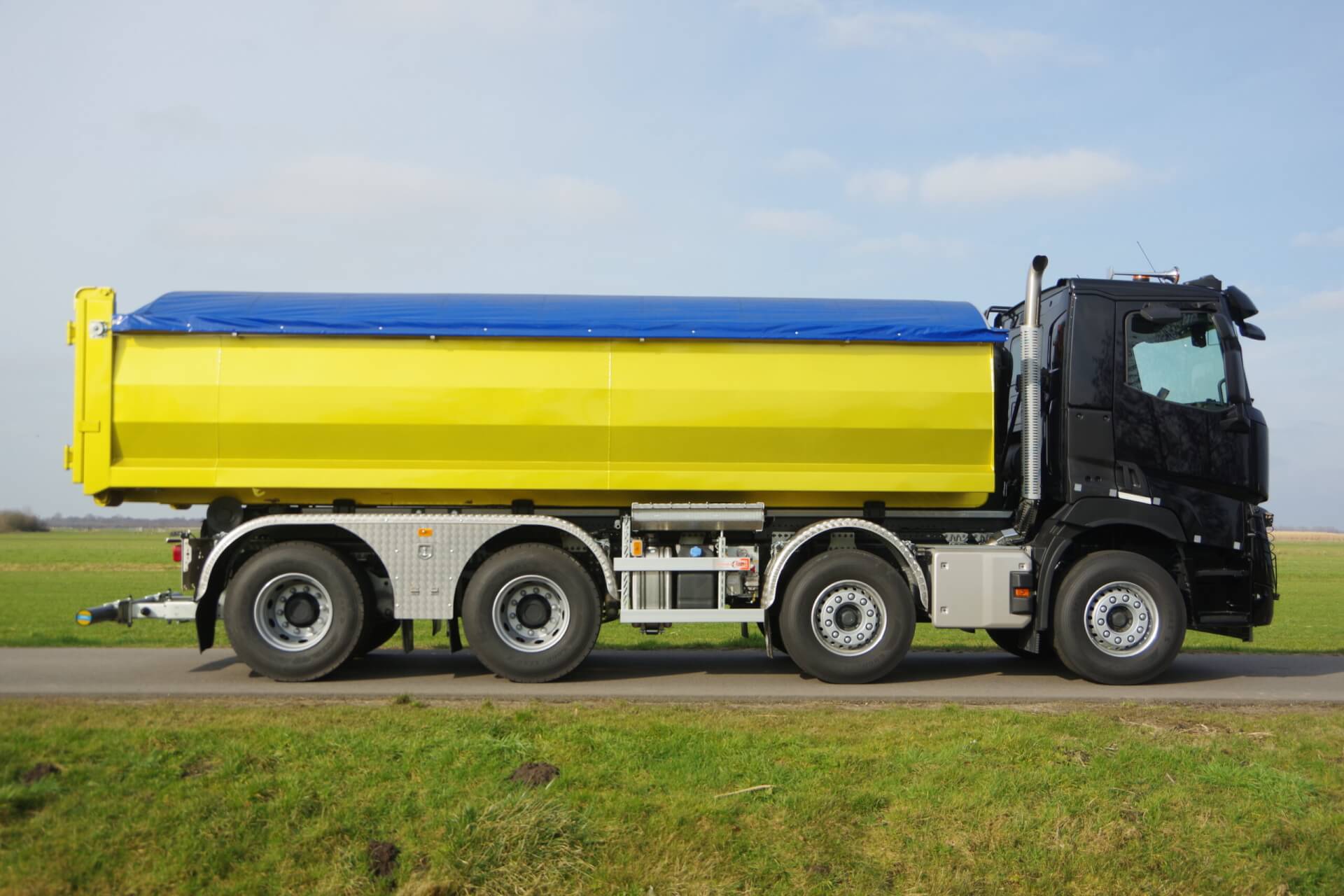 RENAULT_T530 _8x4_Wide-Spread gouden container rz