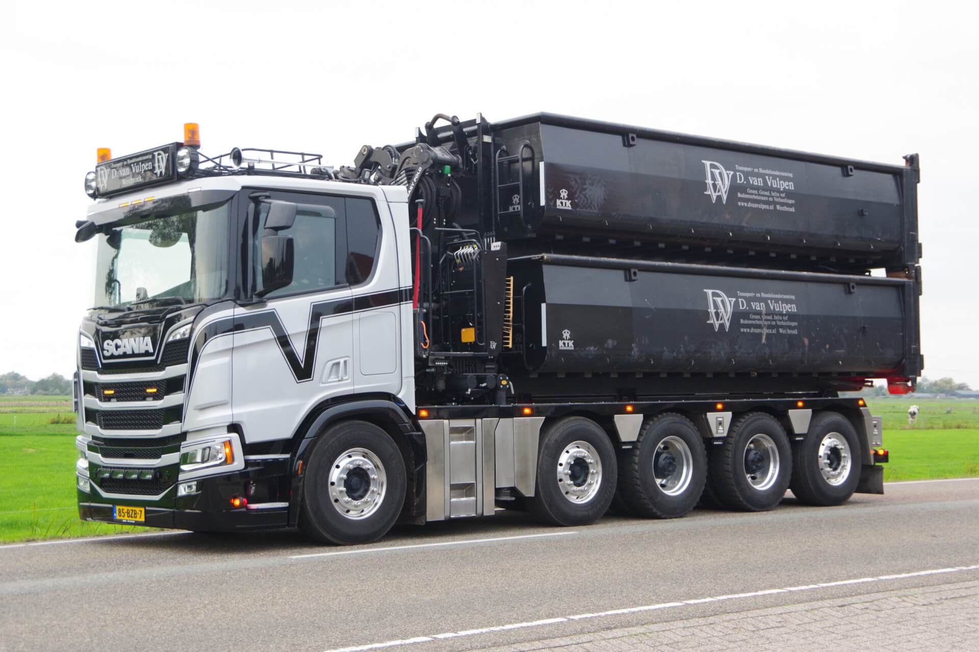 R_520_10x4_Quadro_Palfinger _Epsilon_VDL_DVV lv 1