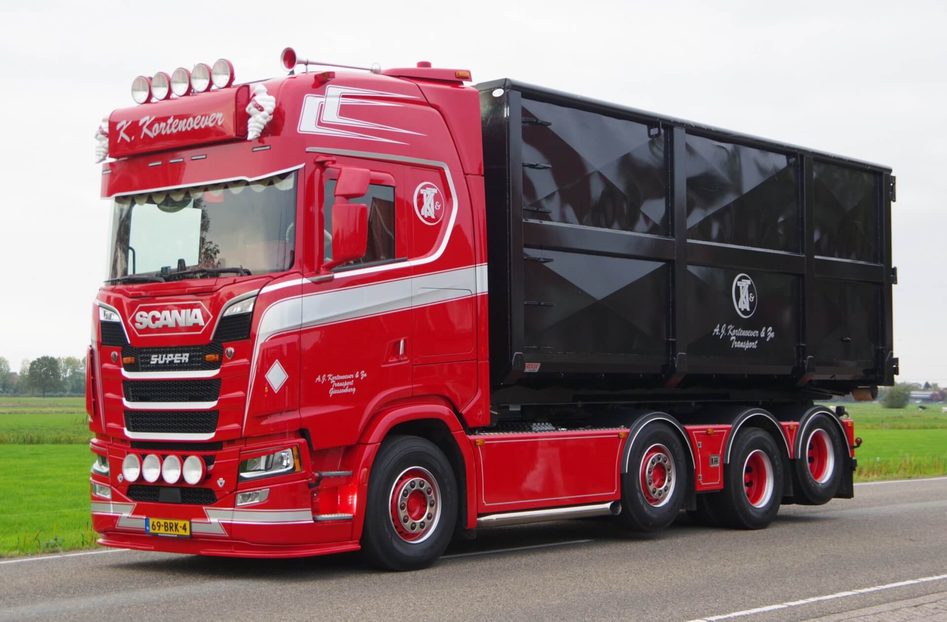 S 520_8x2_verschoven 2e as 39T Kortenoever_met container lv 6
