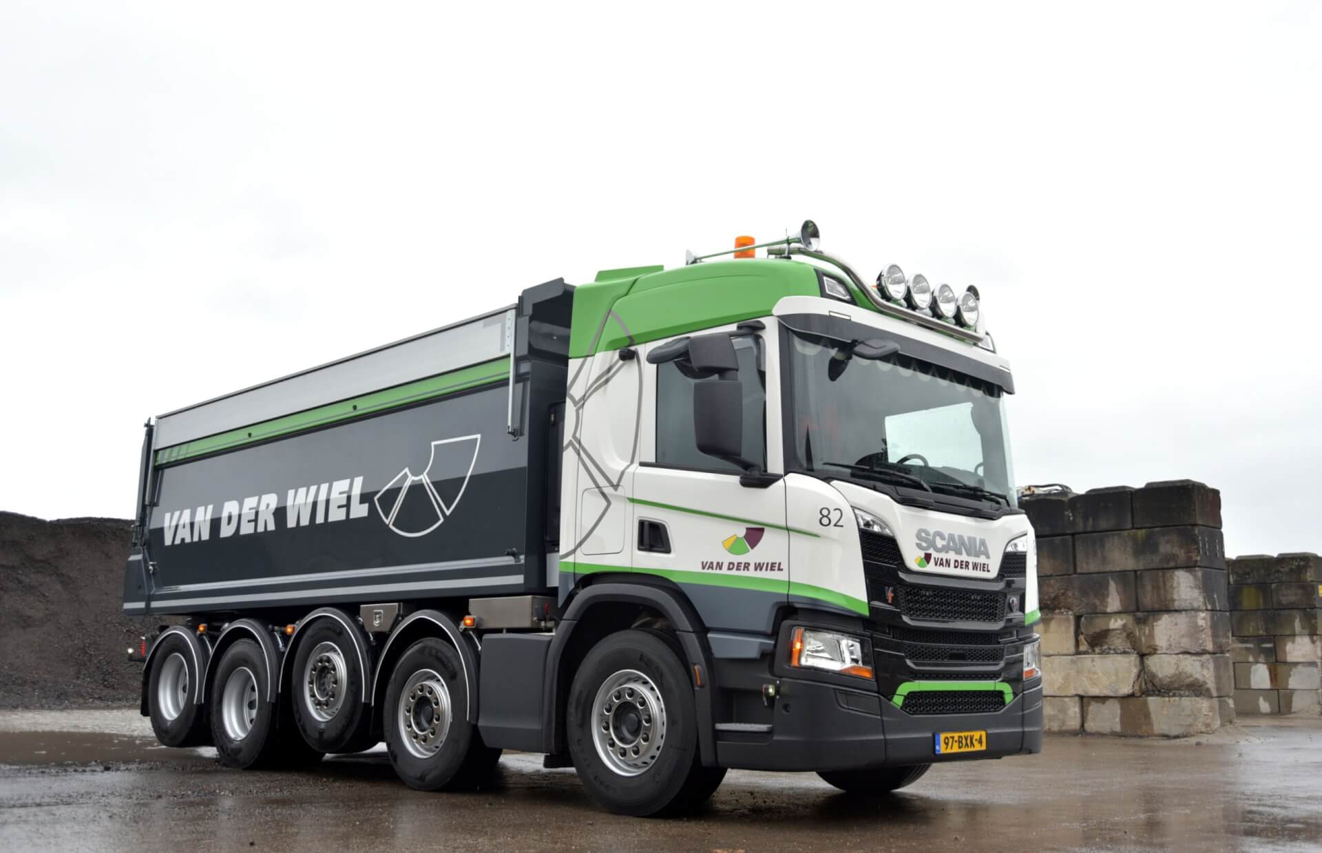 SCANIA QUADRO vd Wiel rv gw