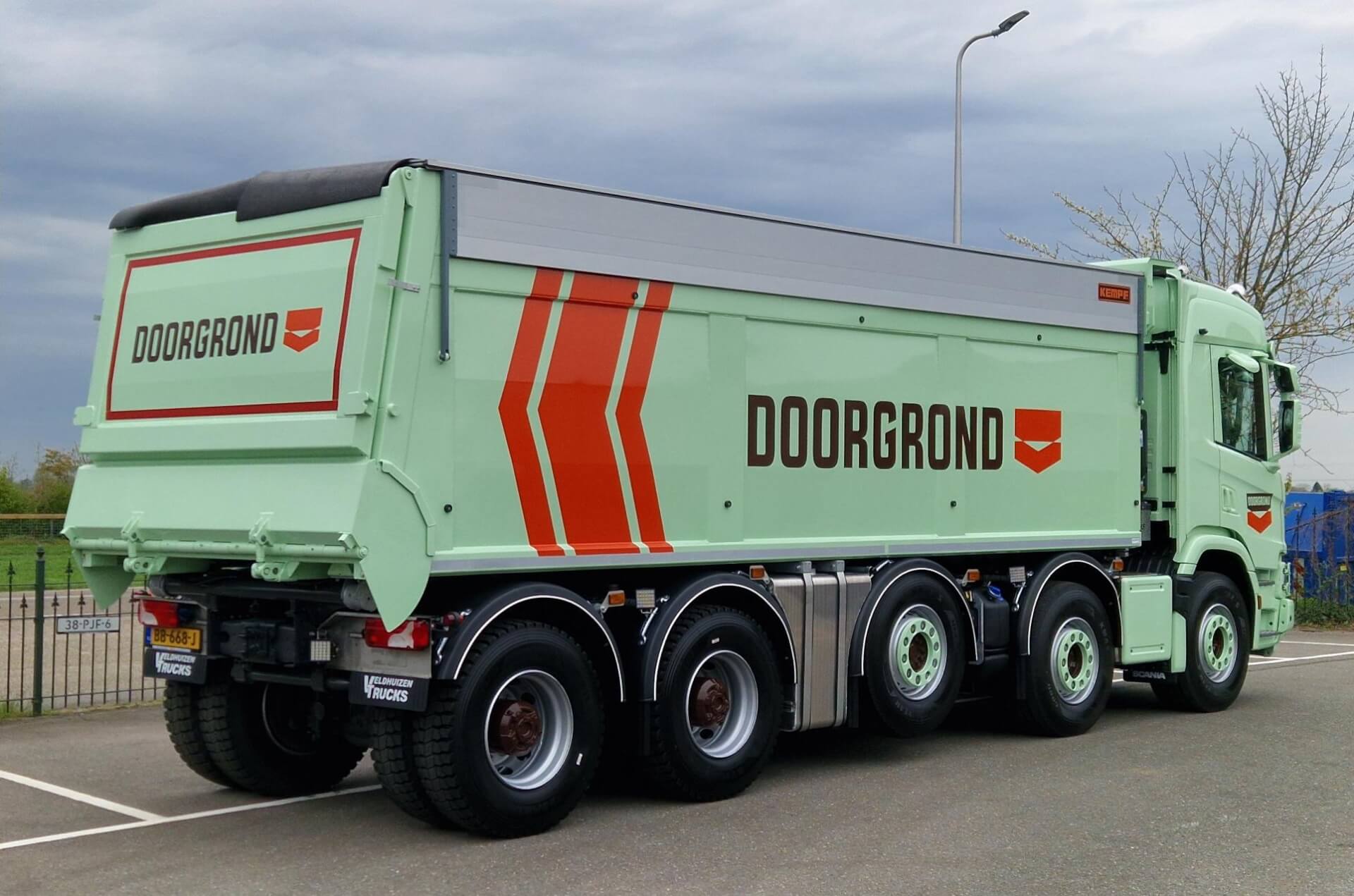 SCANIA _P460_10x4_midlift_Doorgrond ra