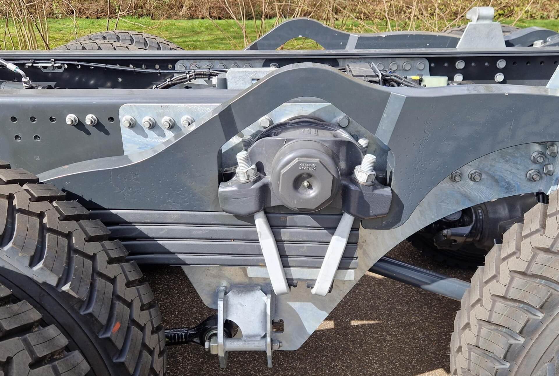 SCANIA_8x4_Wide-Spread_Hydro-WSG Chassis Raaijmakers vering lz 1