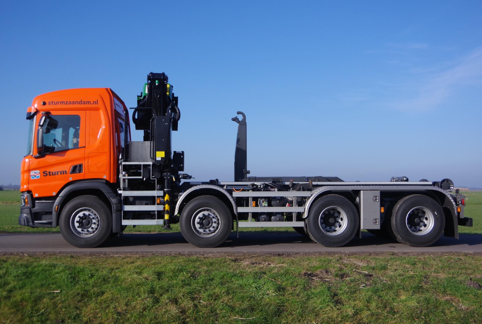 SCANIA_8x4_Wide-Spread_Q200Z_35Ton-VDL-haakarm STURM-Zaandam lz