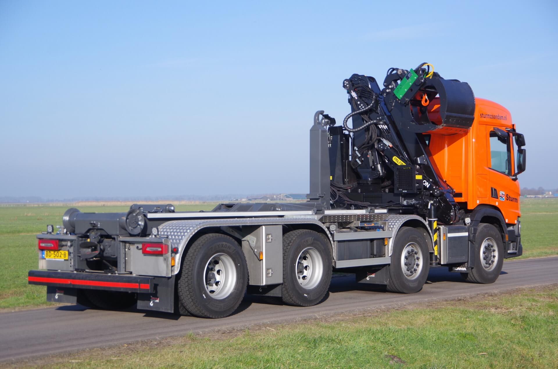 SCANIA_8x4_Wide-Spread_Q200Z_35Ton-VDL-haakarm STURM-Zaandam ra 3