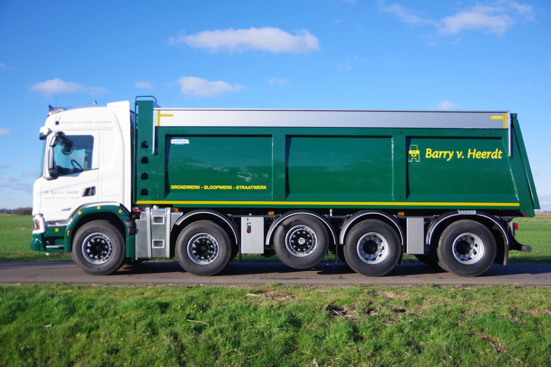 SCANIA_P500_10x4)WIDE-SPREAD_Gijsbertsen_Barry-van-Heerdt lz