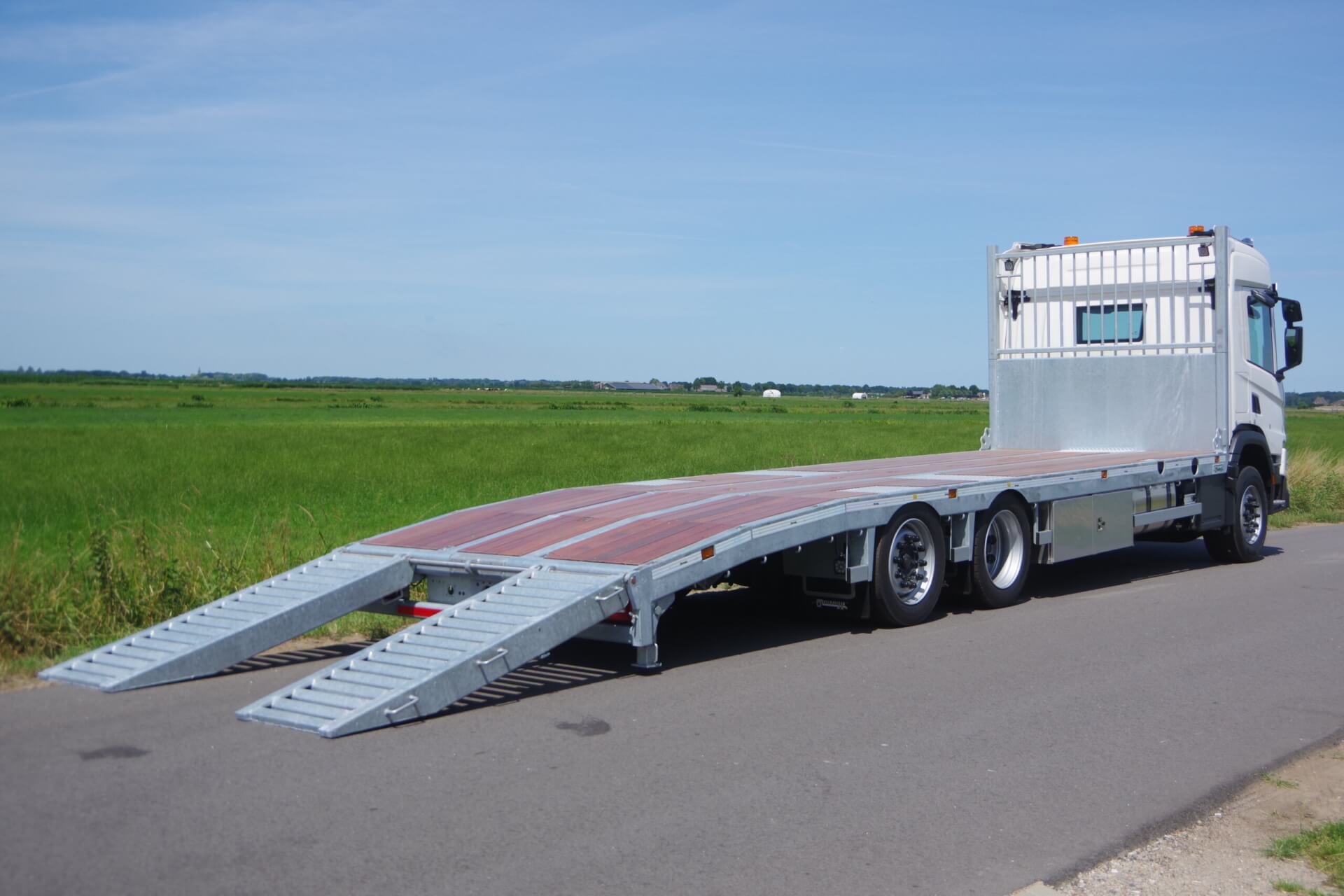 SCANIA_oprijwagen_P280_8,5x2,55m ra rijgoten open