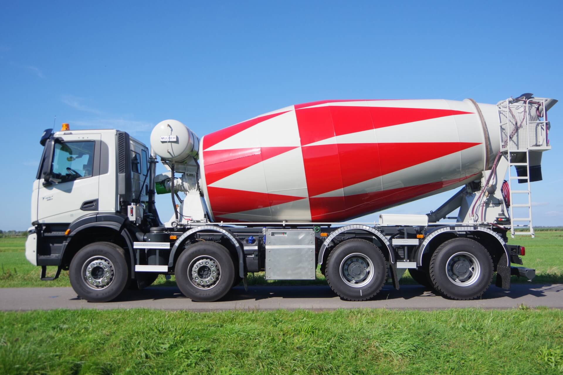 T-Way_8x4_Wide-Spread_Betonmixer lz