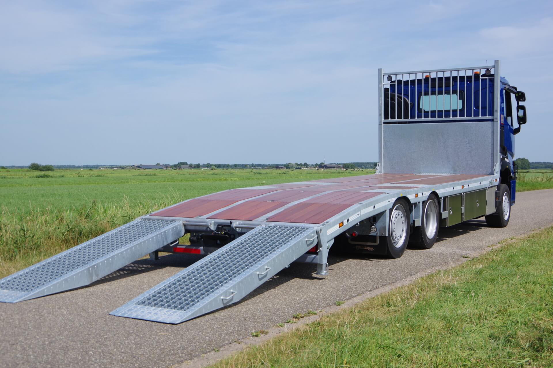 Veldhuizen-RENAULT oprijwagen 27-78 goten open ra 1