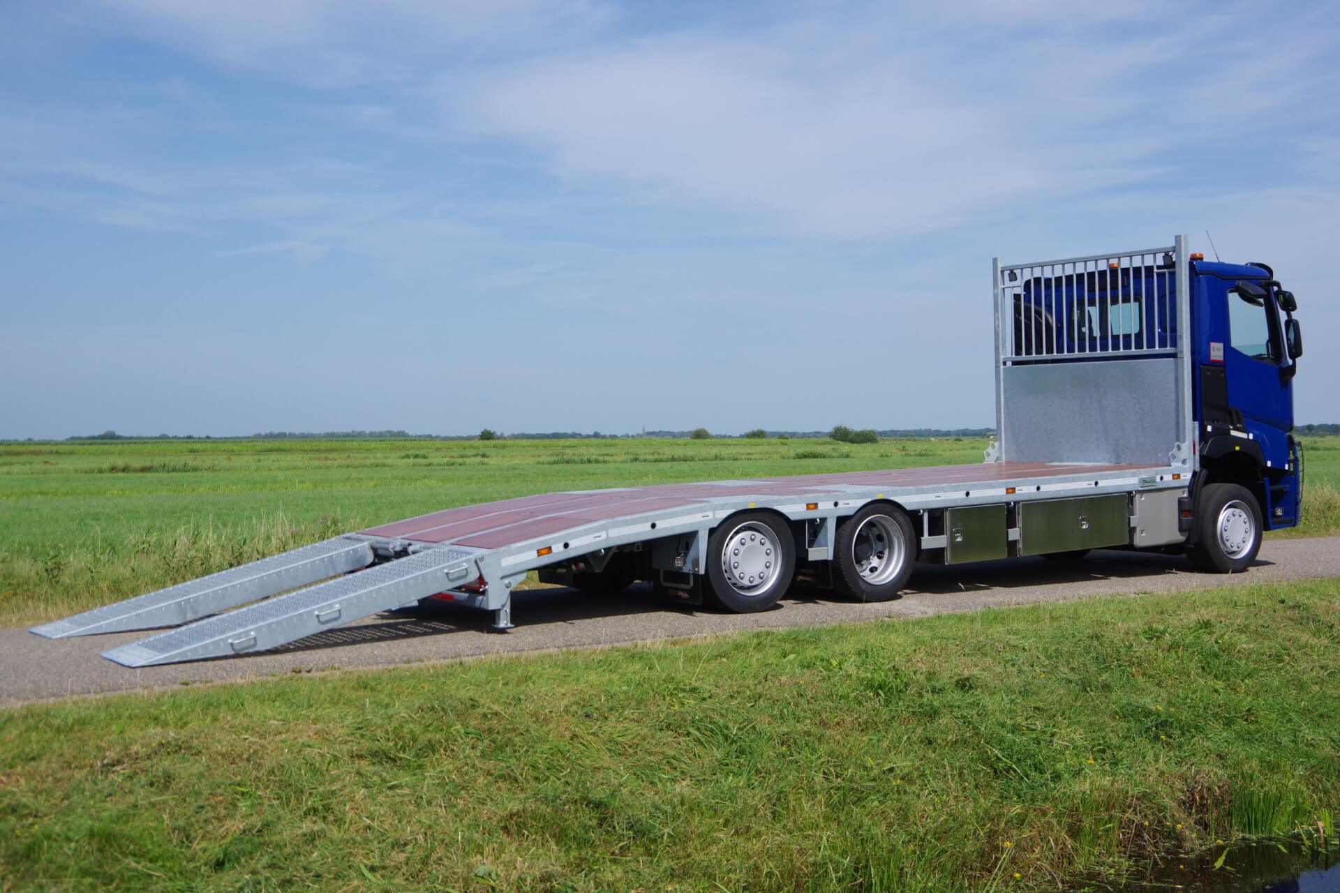 Veldhuizen-RENAULT oprijwagen 27-78 goten open ra 2