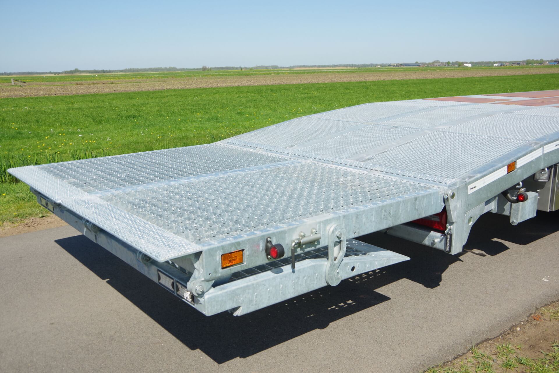 Veldhuizen SCANIA Oprijwagen 4-as verlengklep boven 2