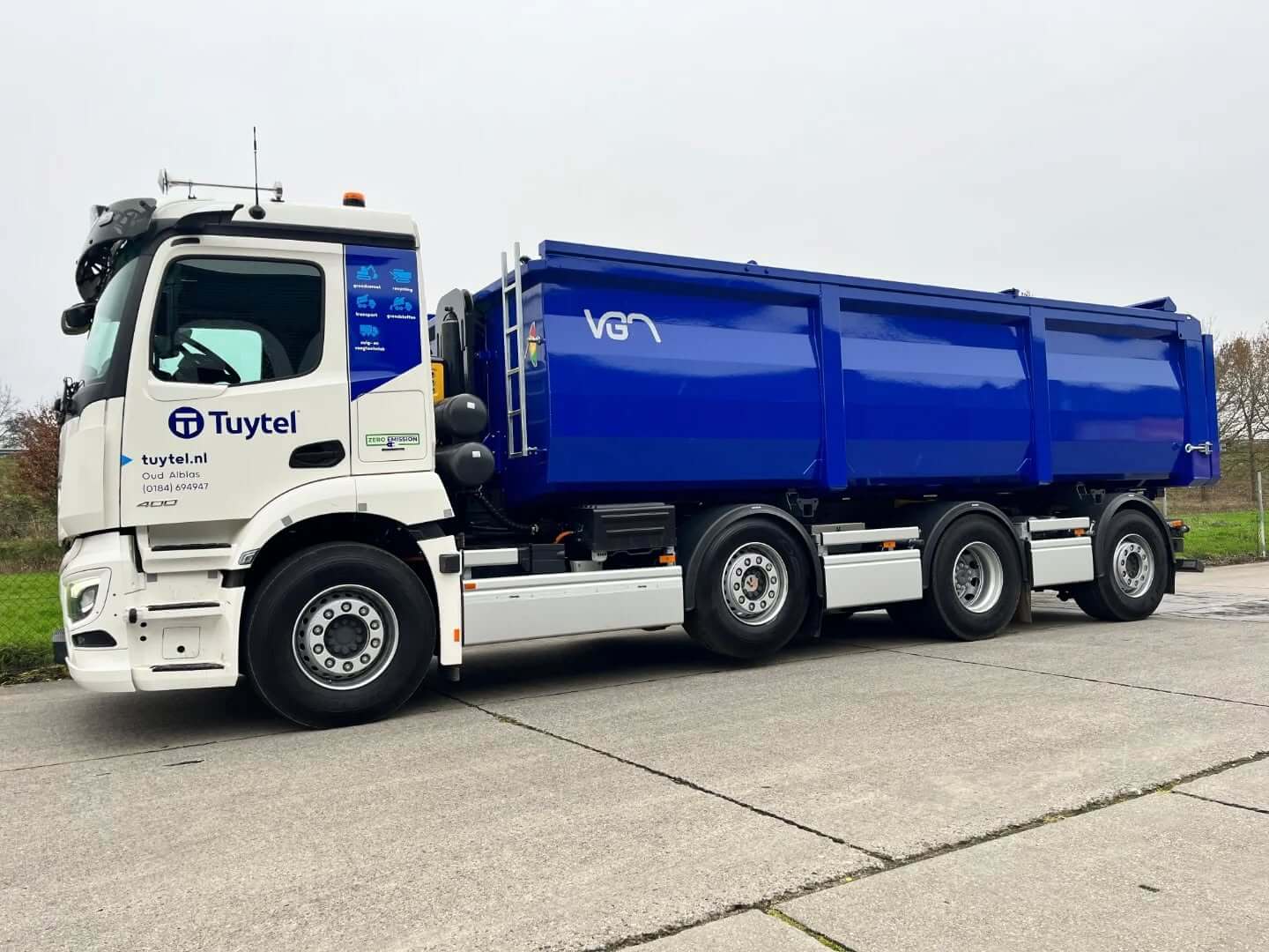Veldhuizen Trucks 8x2 TUYTEL wisselbak 1