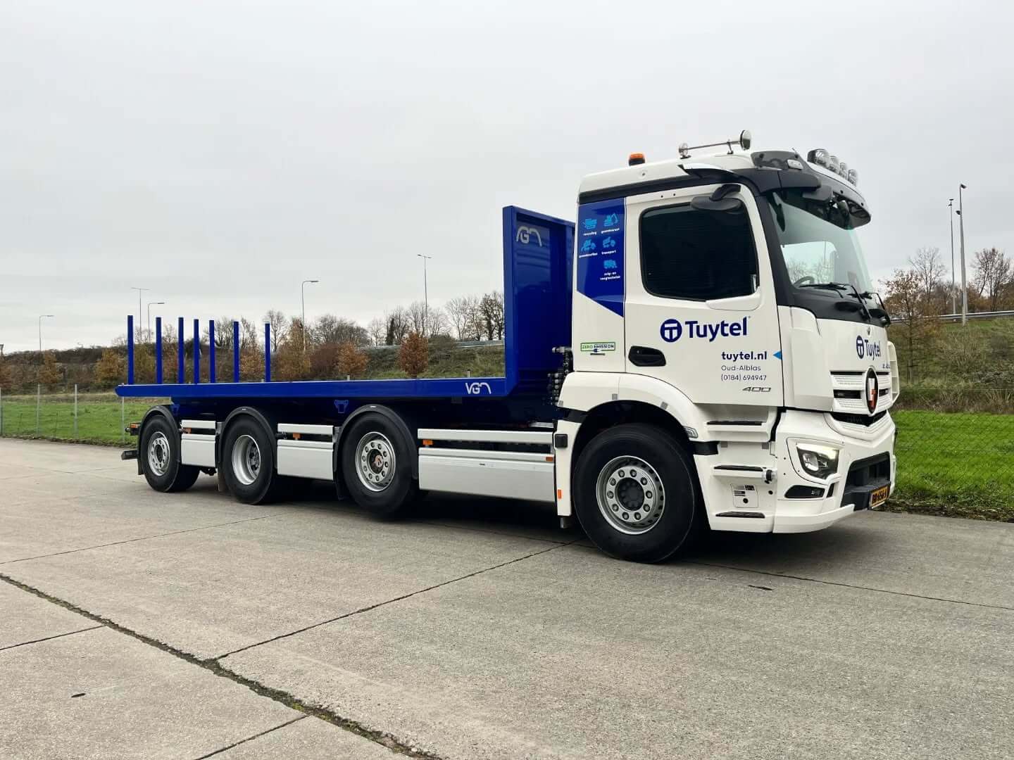 Veldhuizen Trucks 8x2 TUYTEL wisselbak 2