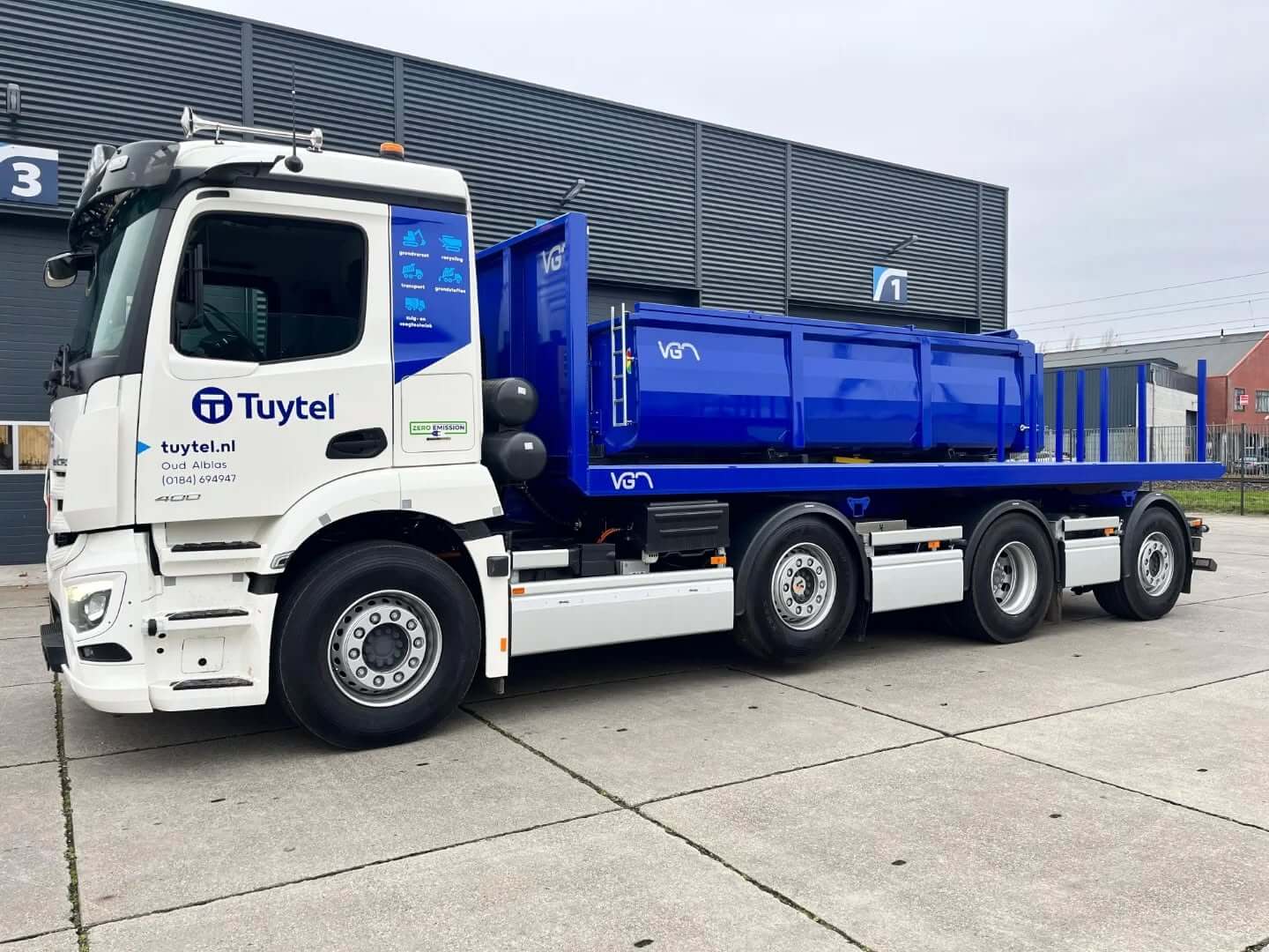 Veldhuizen Trucks 8x2 TUYTEL wisselbak 4