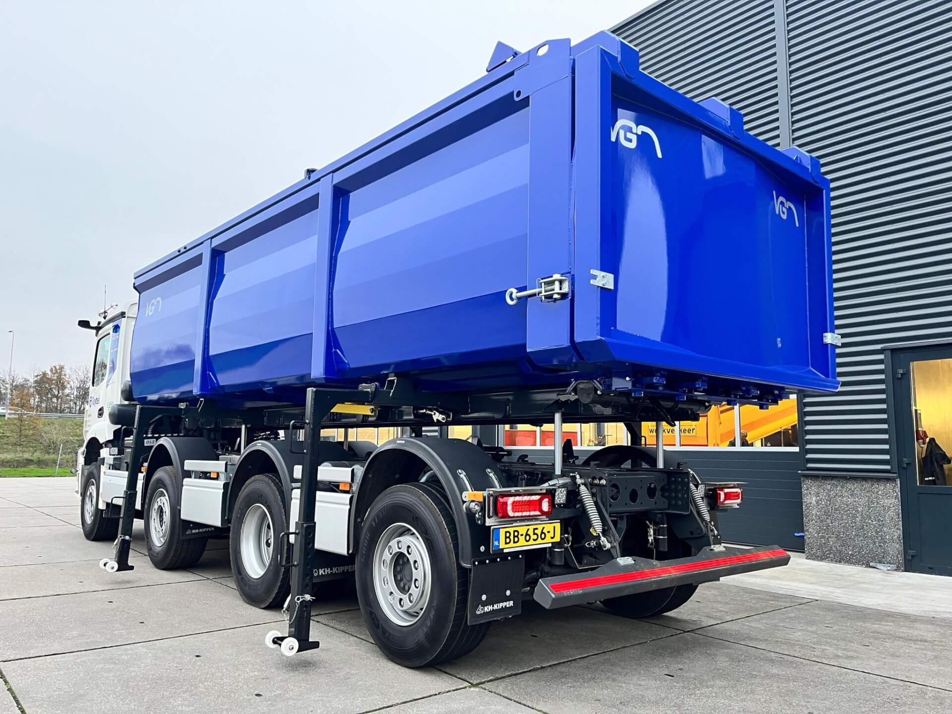 Veldhuizen Trucks 8x2 TUYTEL wisselbak 5