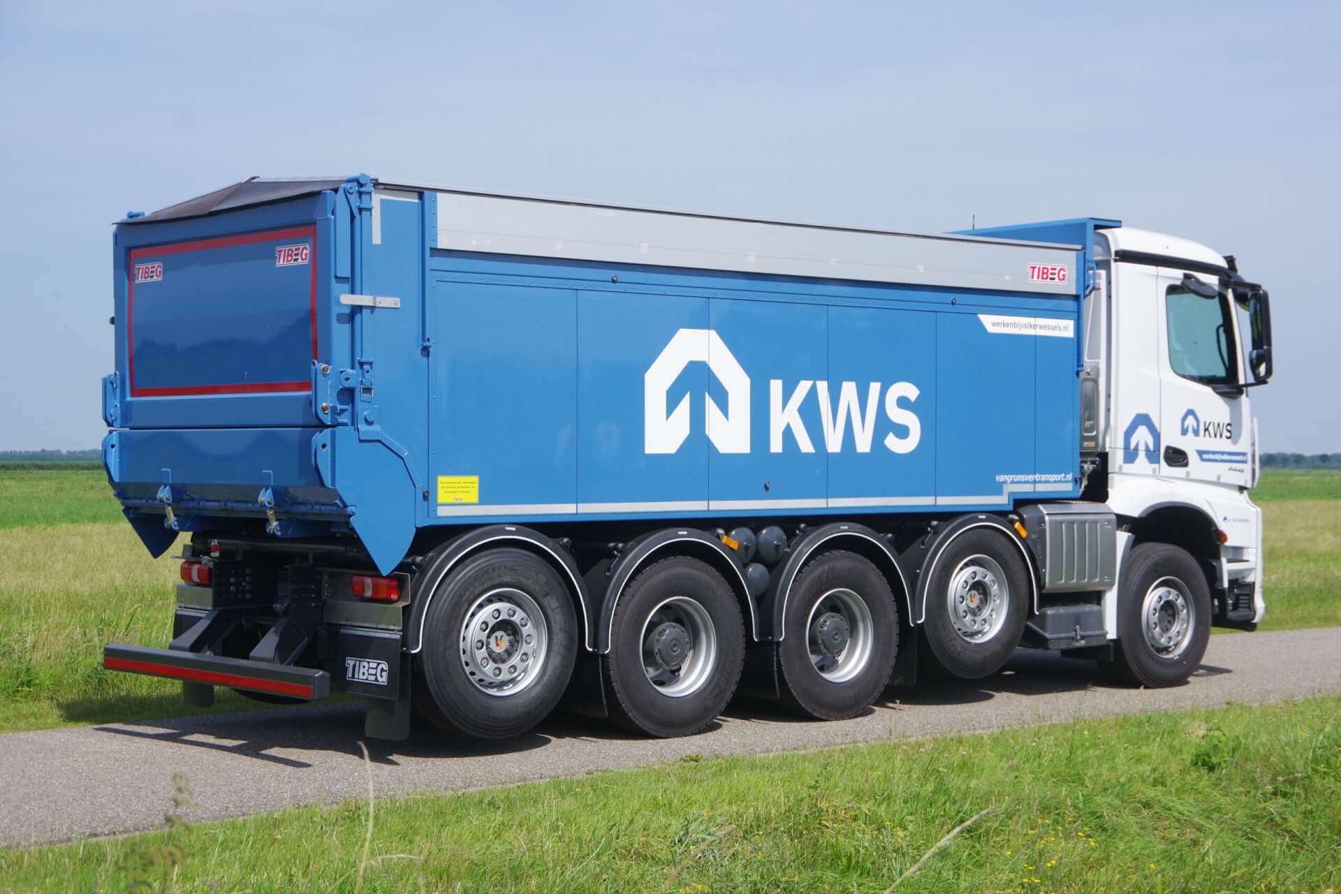 Veldhuizen_Mercedes_Quadro 10x4 KWS ra 1