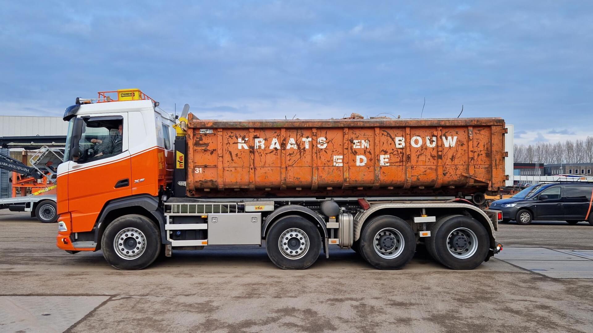XF 8x4 Verschoven vooras Kraats en Bouw container lz